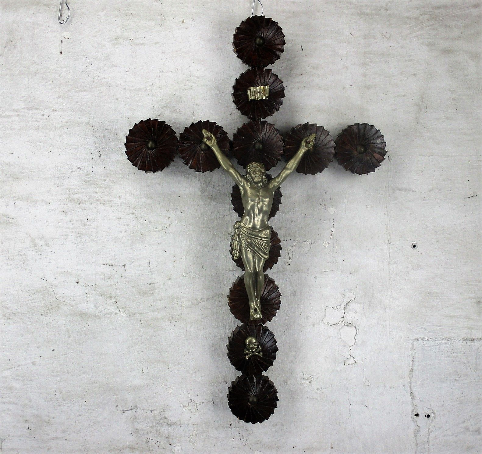 Large Hanging Wooden Wall Crucifix Cross Folk Tramp Art Htf Spelter Corpus 33.4"