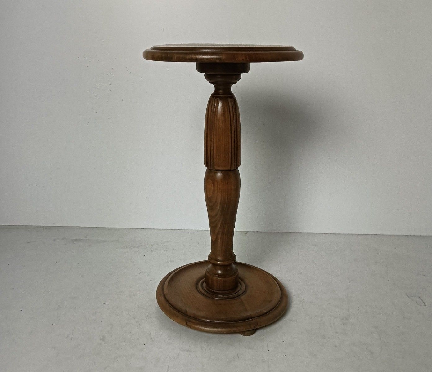 Vintage Carved Wooden Pedestal Stylish Plant Stand Bonsai Table Side Table Barn photo for sale