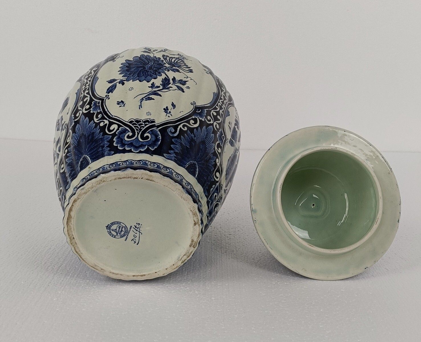 Large Royal Sphinx Maastricht Delft Vase Urn Marked Blue White Foo Dog  Beauti photo vintage