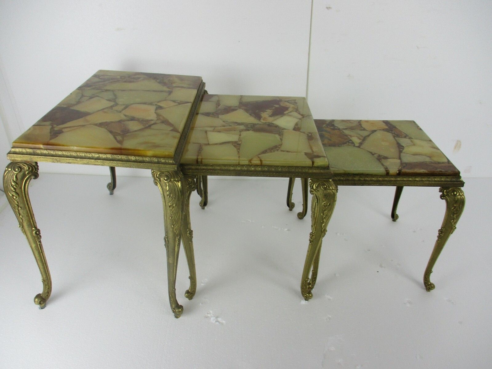 photo furniture Set Of 3 Nesting Stacking  Coffee Side Tables Marble Brass Hollywood Regency Wow