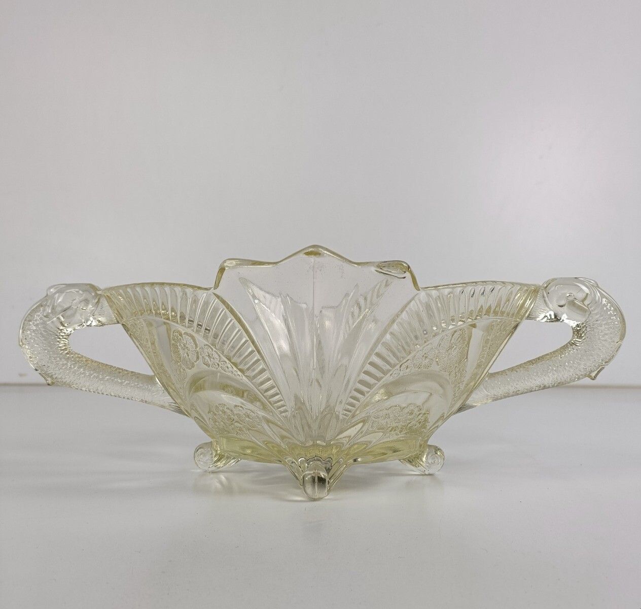 Bowl Dish Centerpiece Art  Glass Antique Art Deco Decorative Table Decoration Ye photo 202.0