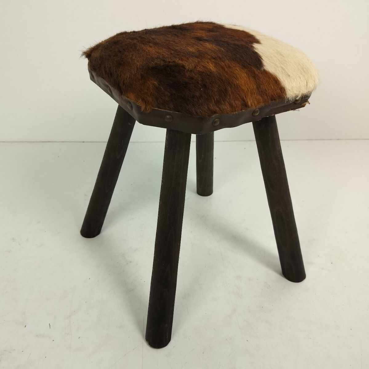 Milk Milking Stool Farmhouse Country Barn Style  Tripod Side Display Table Pedes photo furniture