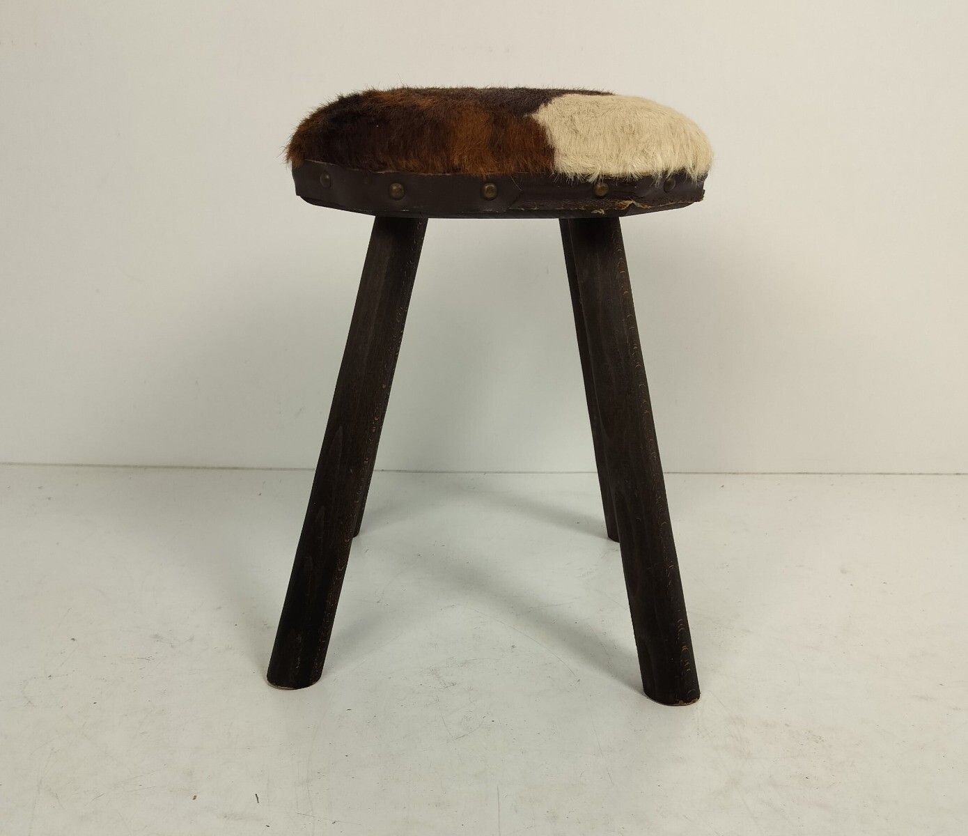 Milk Milking Stool Farmhouse Country Barn Style  Tripod Side Display Table Pedes photo Furniture