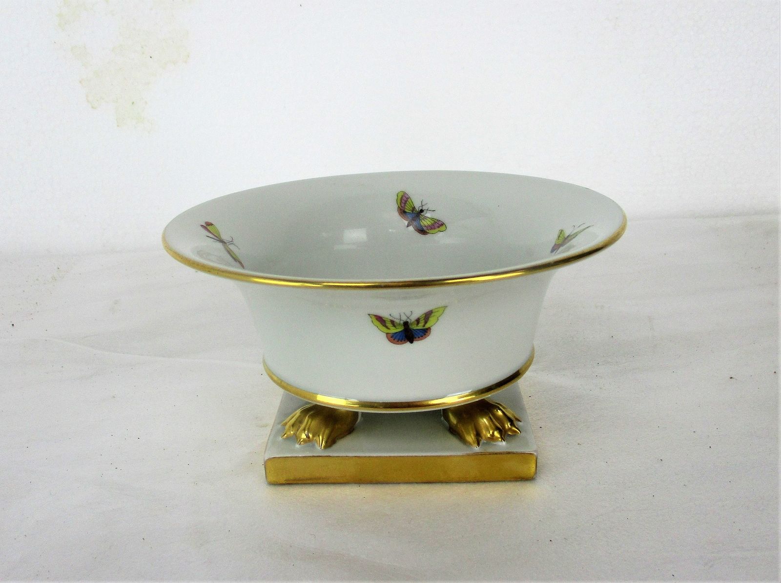 Jardiniere Nail Vase Planter Birds Butterflies Herend Hungary Footed Paw Legs Go photo furniture