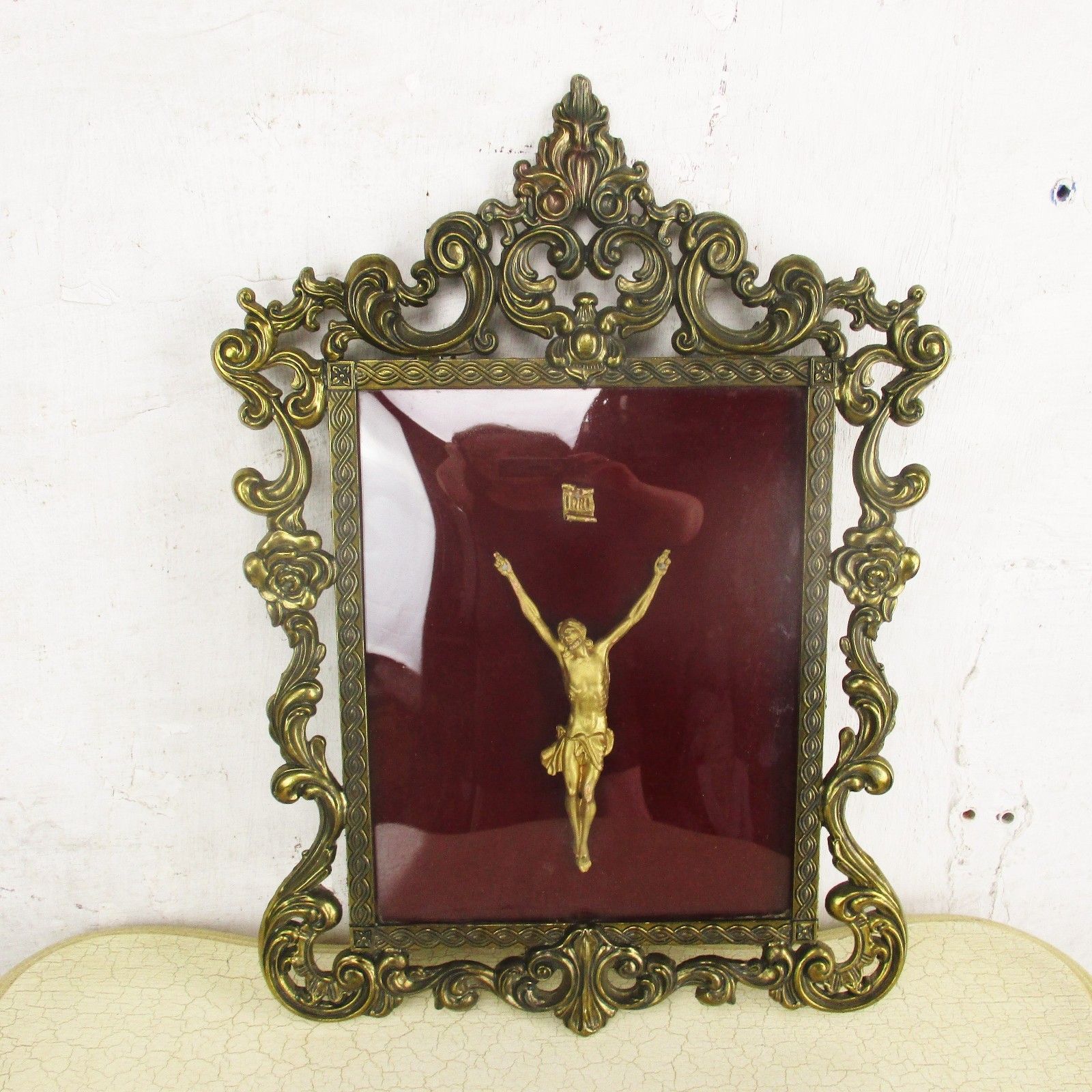 Art Deco Oval Ornate Brass Frame Red Velvet  Convex Glass Christ Crucifix  Htf photo vintage