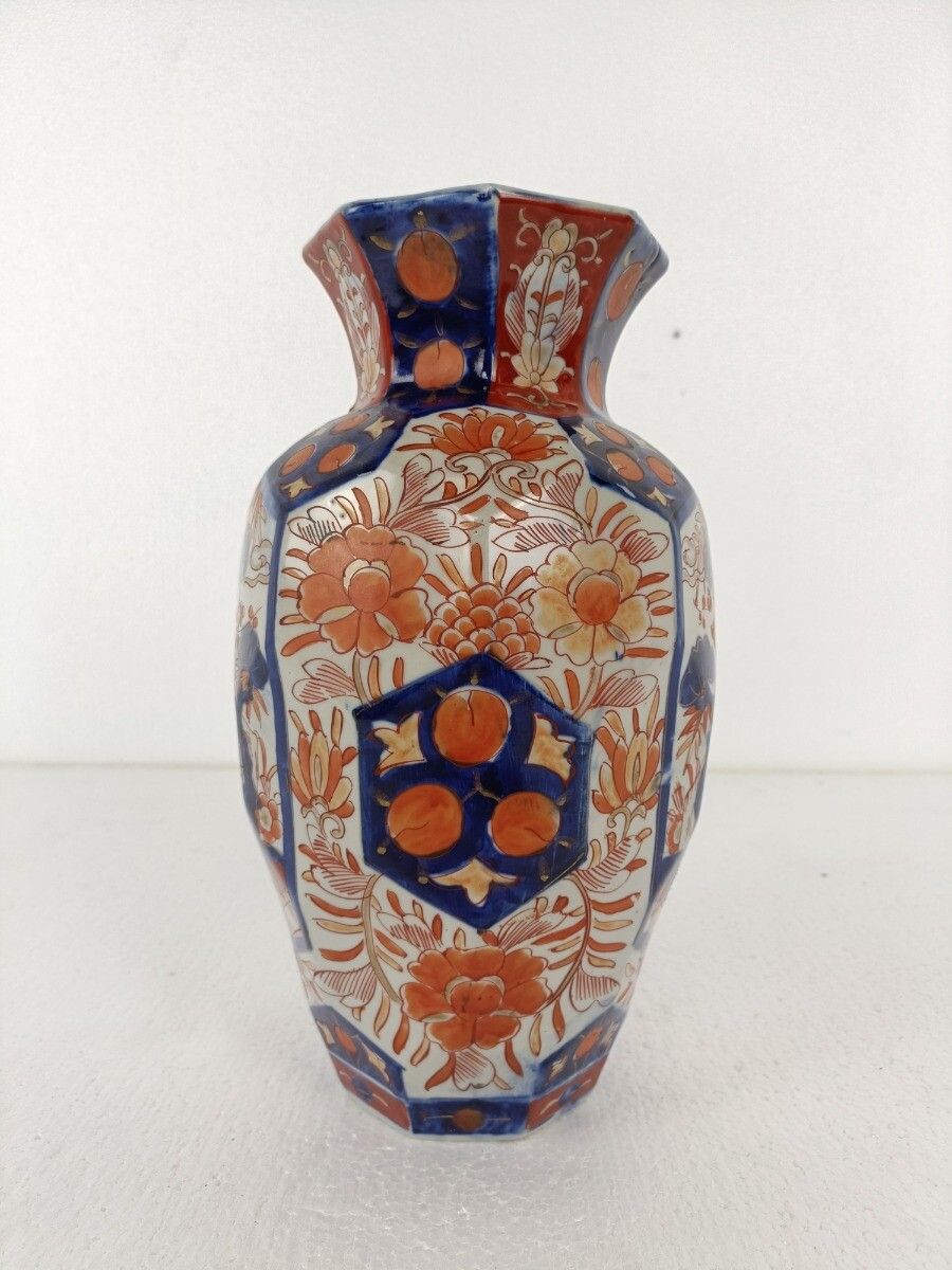 Japanese Imari Vase Hand Painted Antique 1900s photo for sale