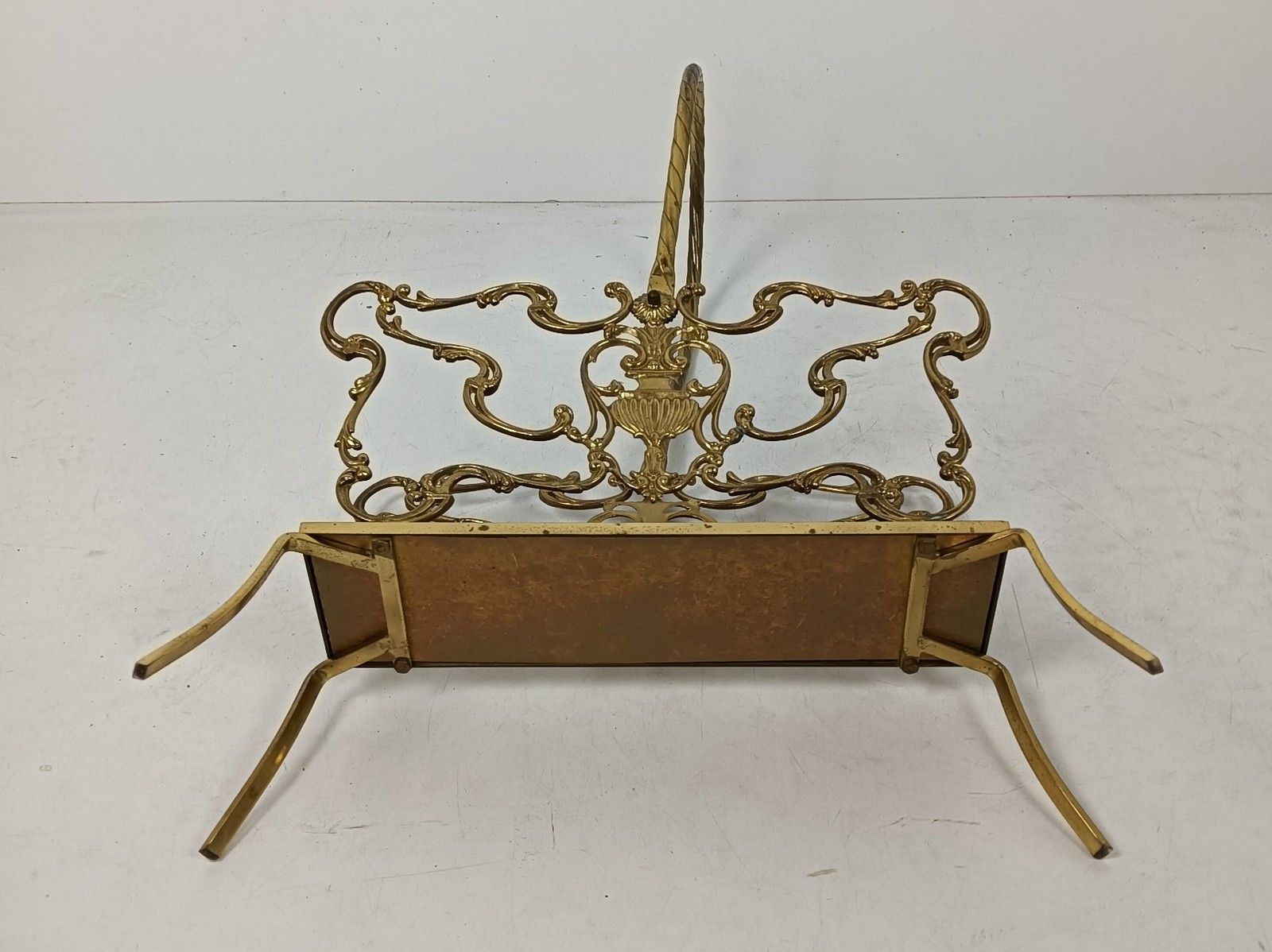 Italian Hollywood Regency Ornate Newspaper Magazine Rack Basket Brass  Vintage photo 223.0