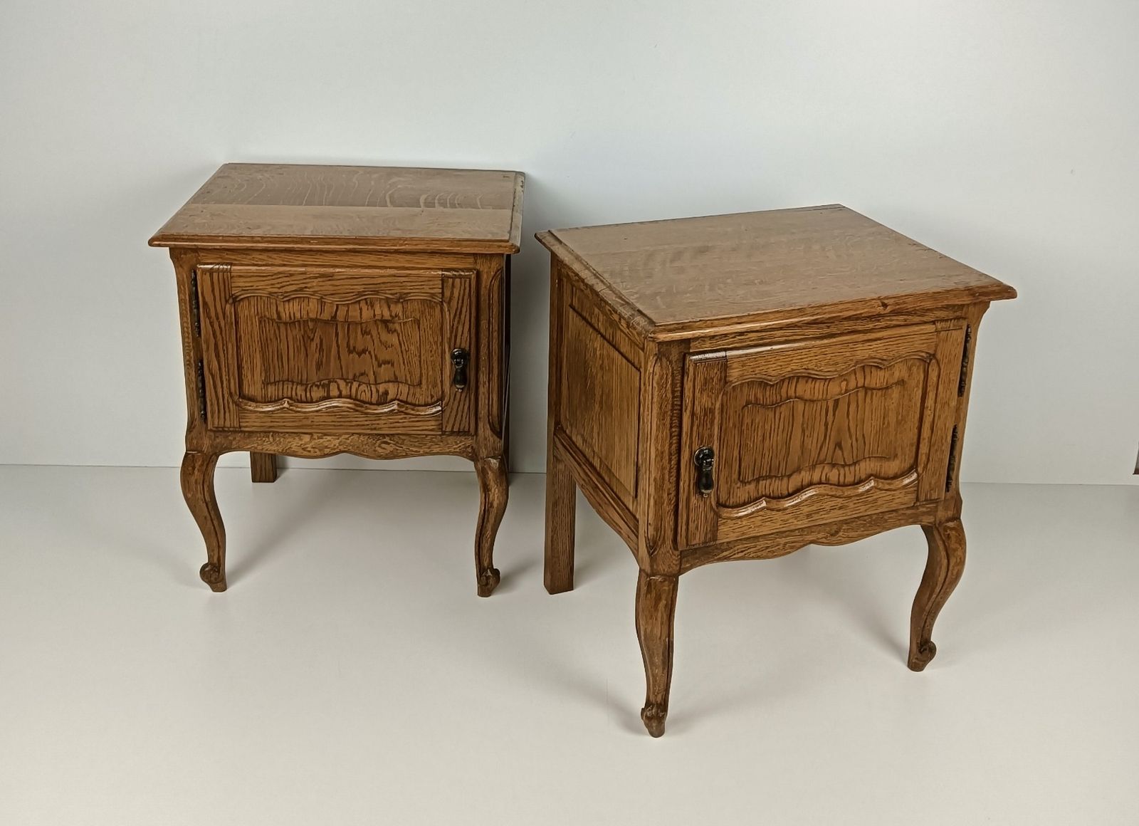 Pair Of Nightstands End Tables Cabinets Louis XV Style Bedroom Cabinets Wood Cou photo vintage