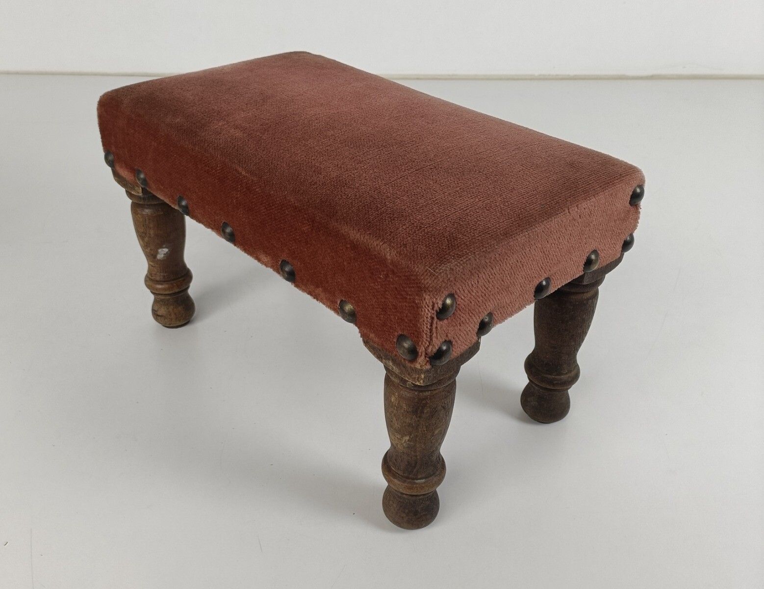 Vintage Low Footstool Ottoman French Pink Fabric Louis XV Style Hobnails Foot Re photo 182.0