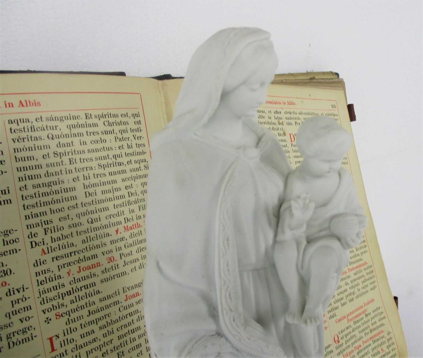 Antique Bisque Porcelain Statue Virgin Our Lady Mary Infant Child Exquisite Gorg photo 302.0