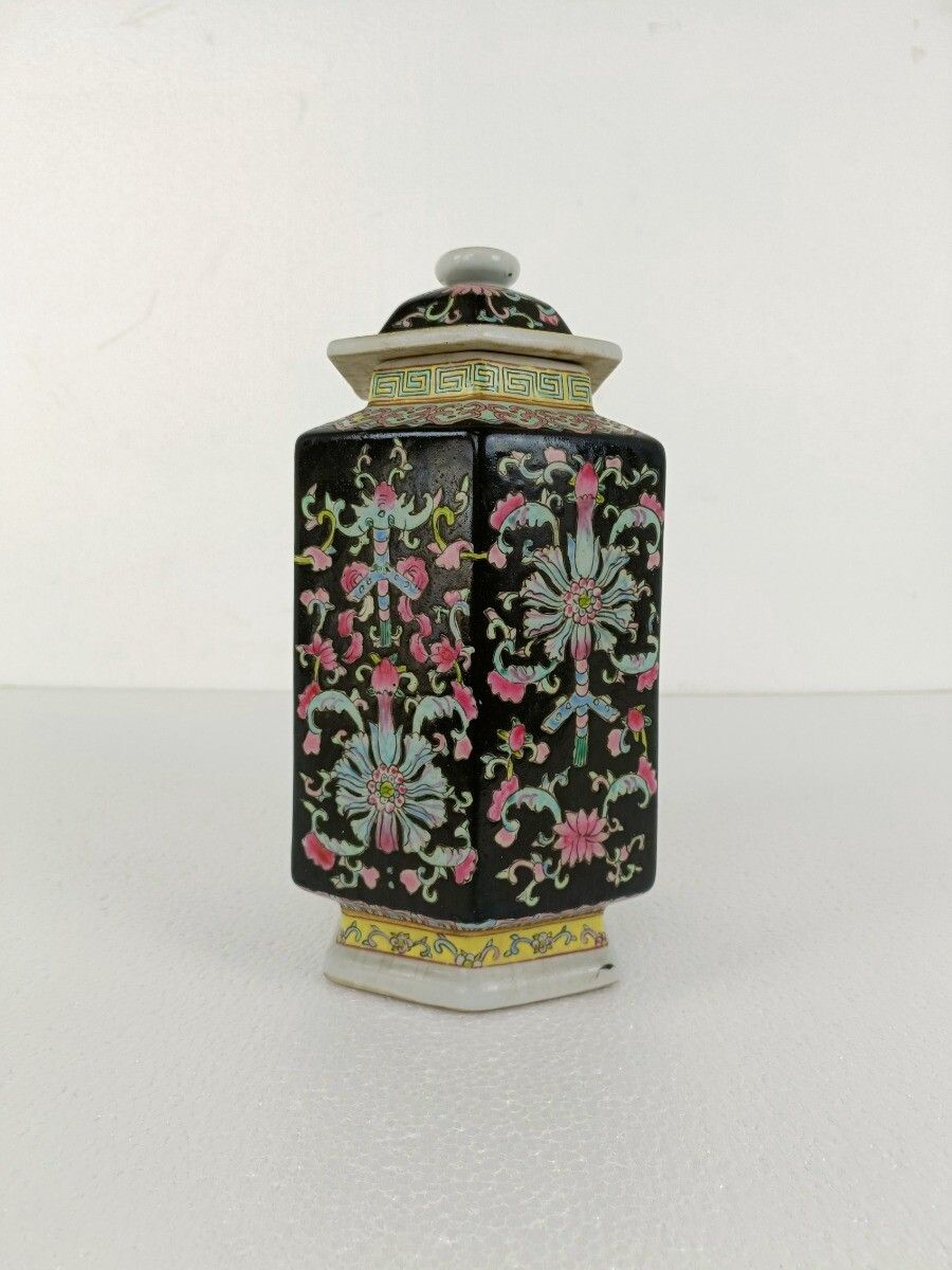 Hexagonal Jar Vase Lidded 19th Century Chinese Family Noir Hand Painted photo for sale
