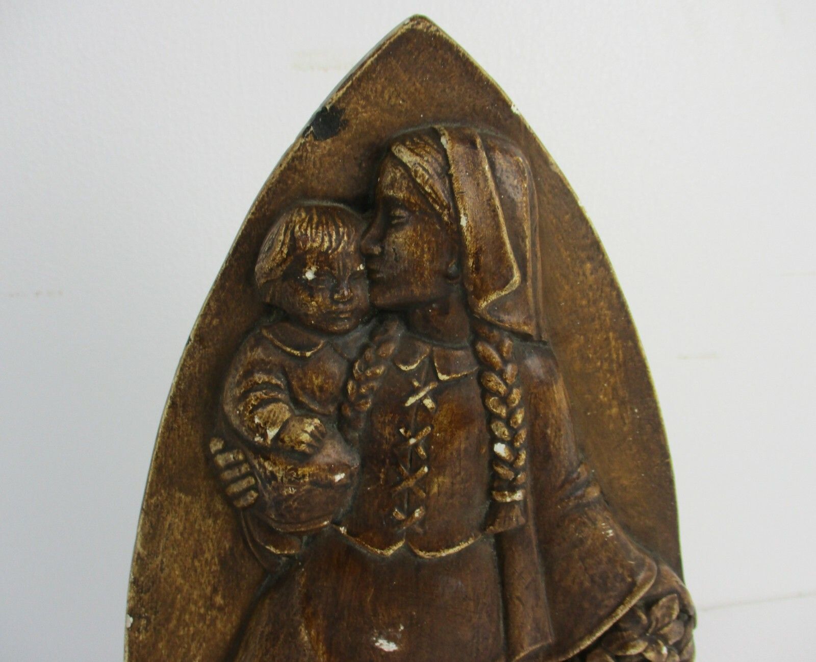 Wall Hanging Statue Tableaux Virgin Mary Infant Madonna Infant Plaster Ave Maria photo furniture