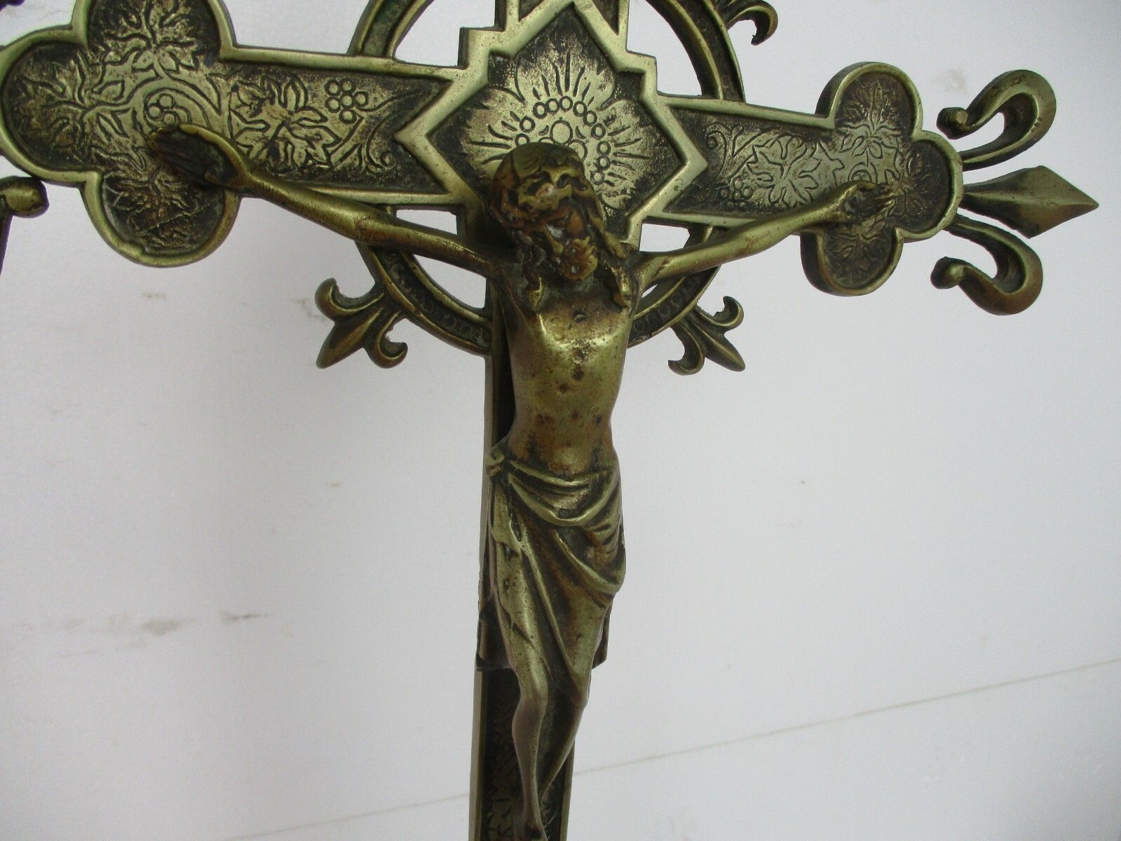 Xl French  Standing Altar Church Chapel Crucifix Cross Ornate Brass Fleur De Lis photo for sale