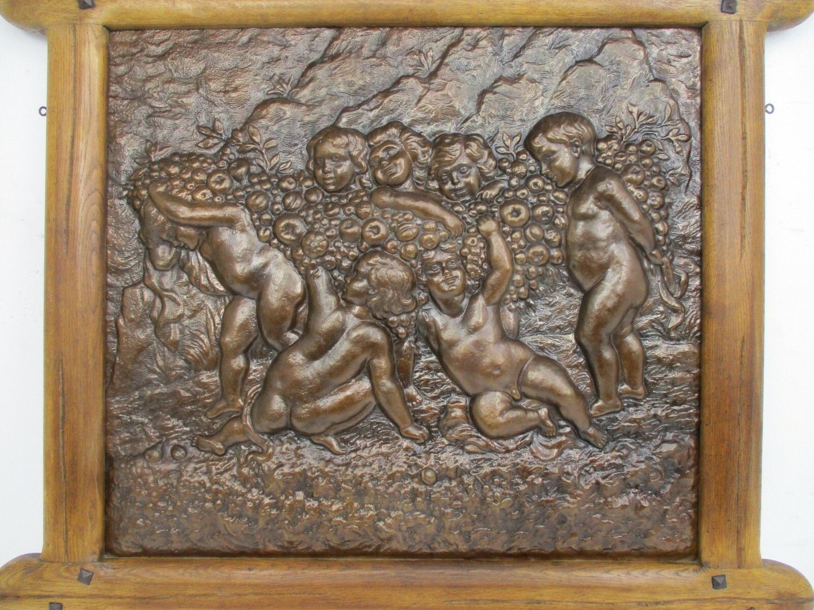 Hammered Copper Framed Wood Ornate Wall Decor Plaque Putti Cherubs Grapes Lovely photo vinterior