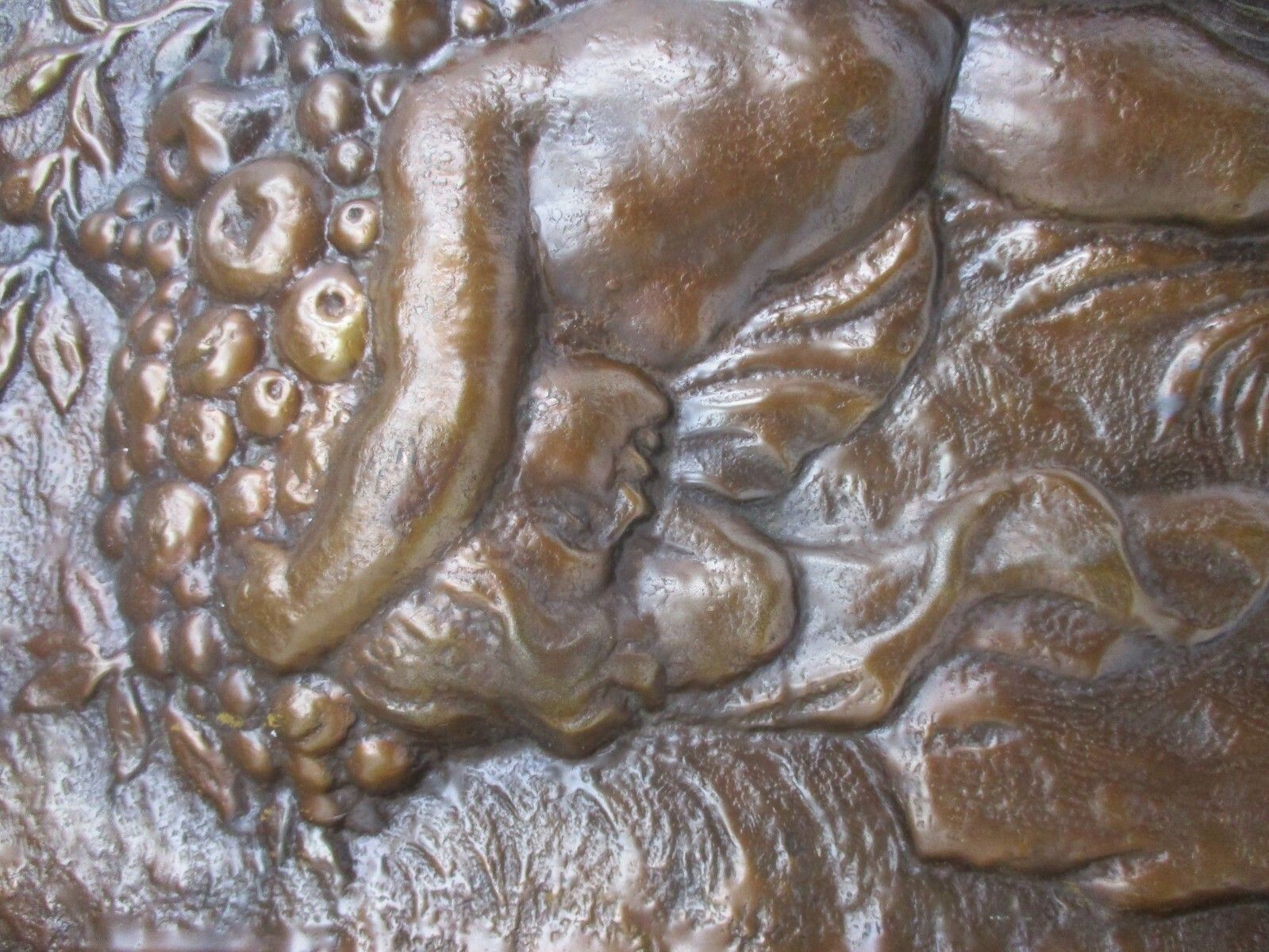 Hammered Copper Framed Wood Ornate Wall Decor Plaque Putti Cherubs Grapes Lovely photo vintage
