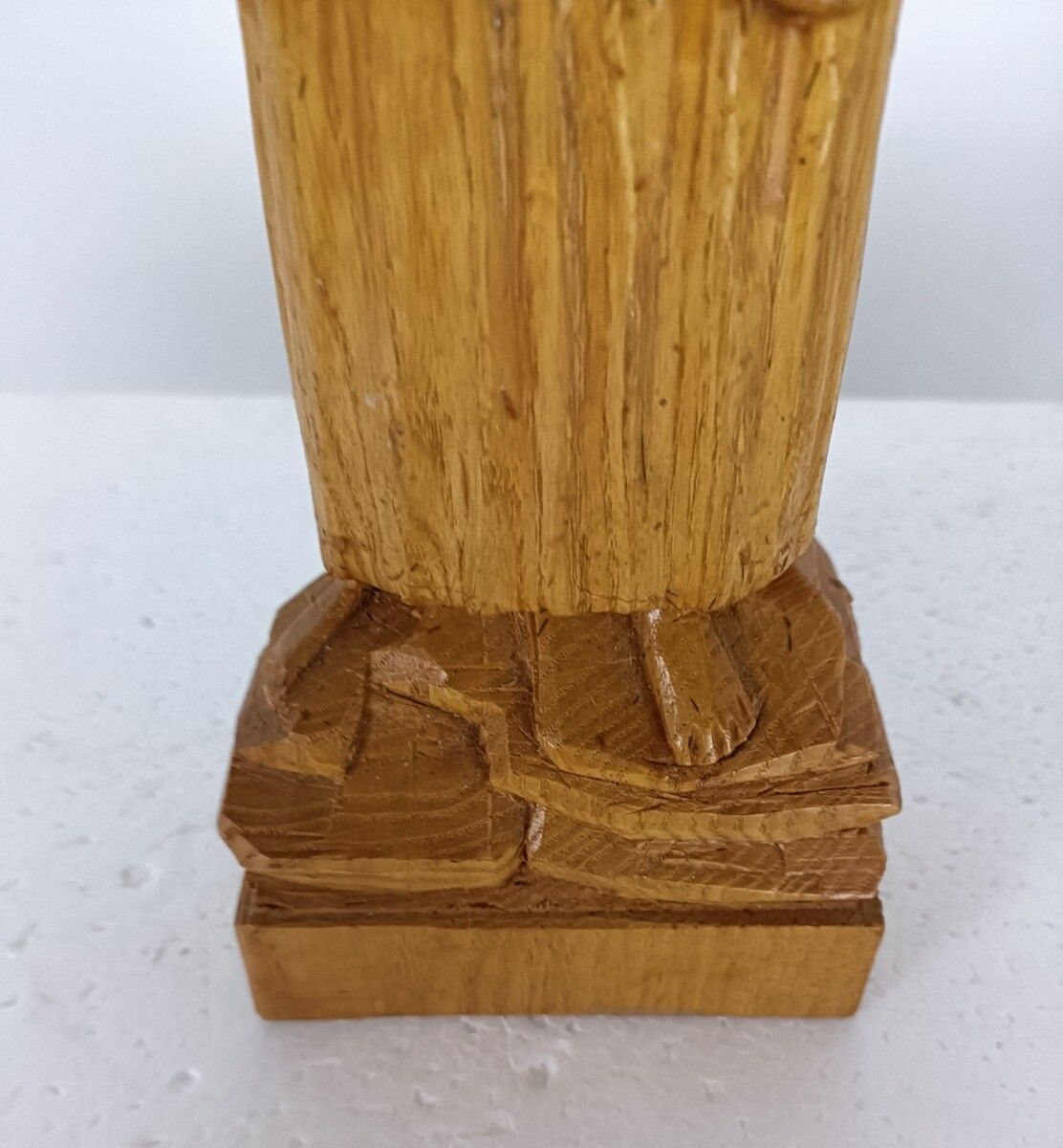 Sculpture Statue Hand Carved Wood Madonna Virgin Mary Folded Hands Vintage Signe photo for sale
