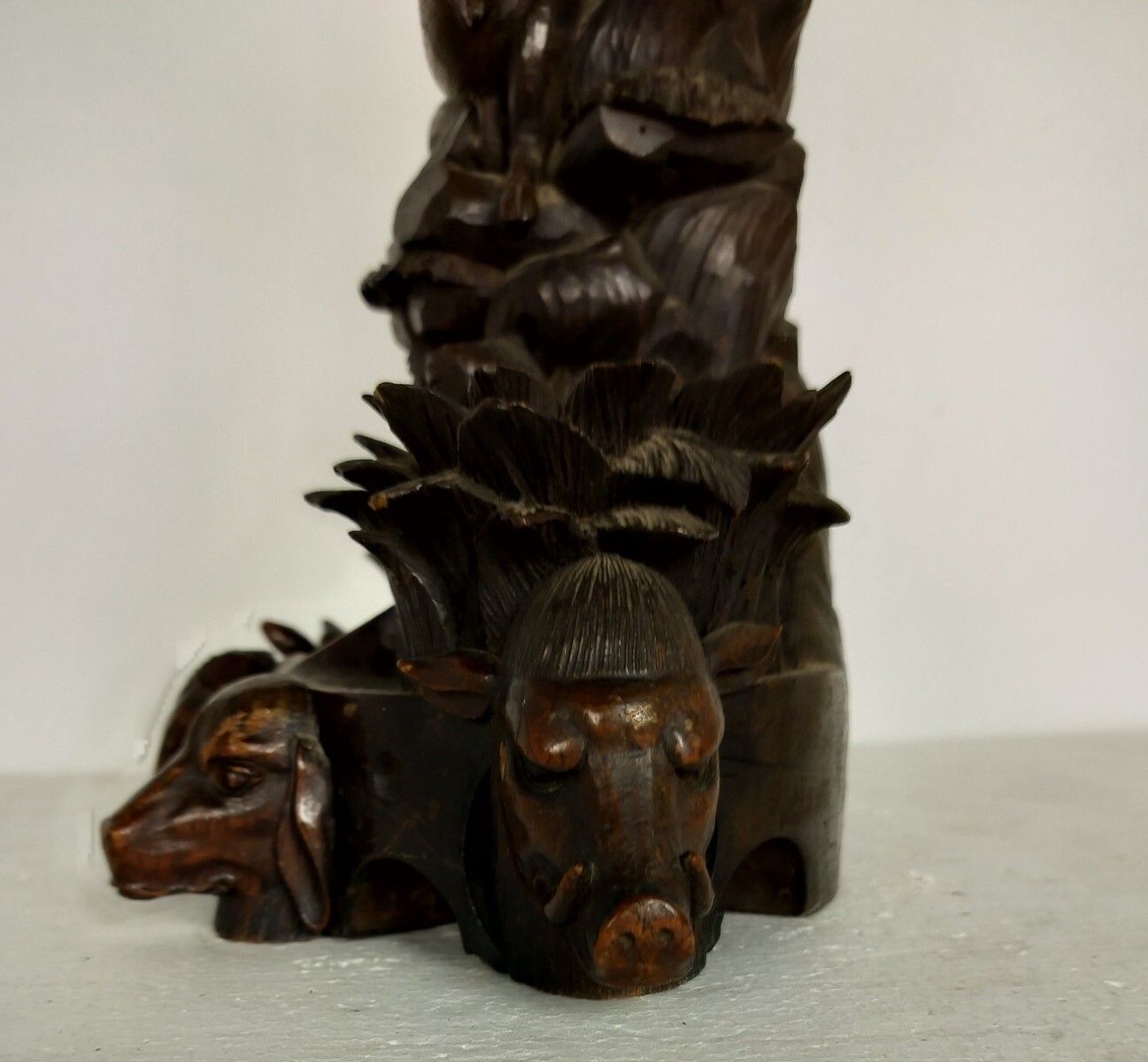 photo furniture Antique Large Rare Black Forest Wood Carving Inkwell Eagle Forest Animals Stunni