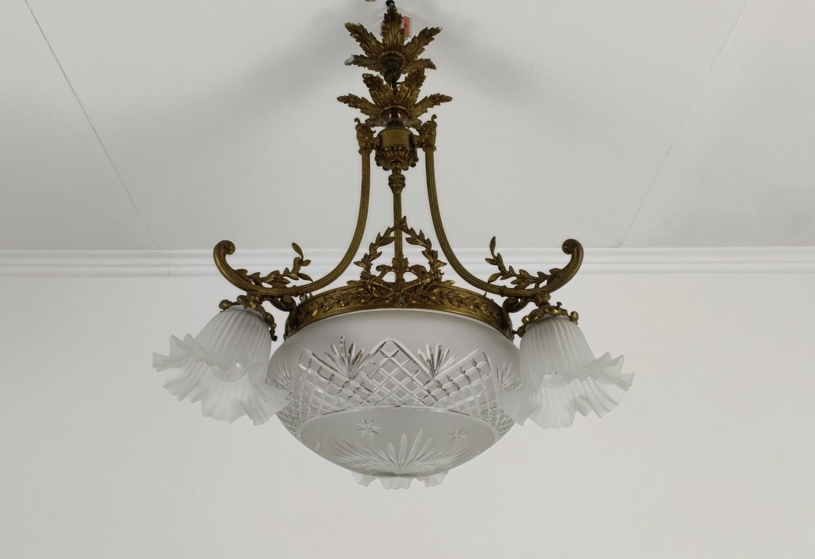 Stunning Art Deco Chandelier Antique Etched Glass Bronze Doré Rams Heads 4 Ligh photo furniture