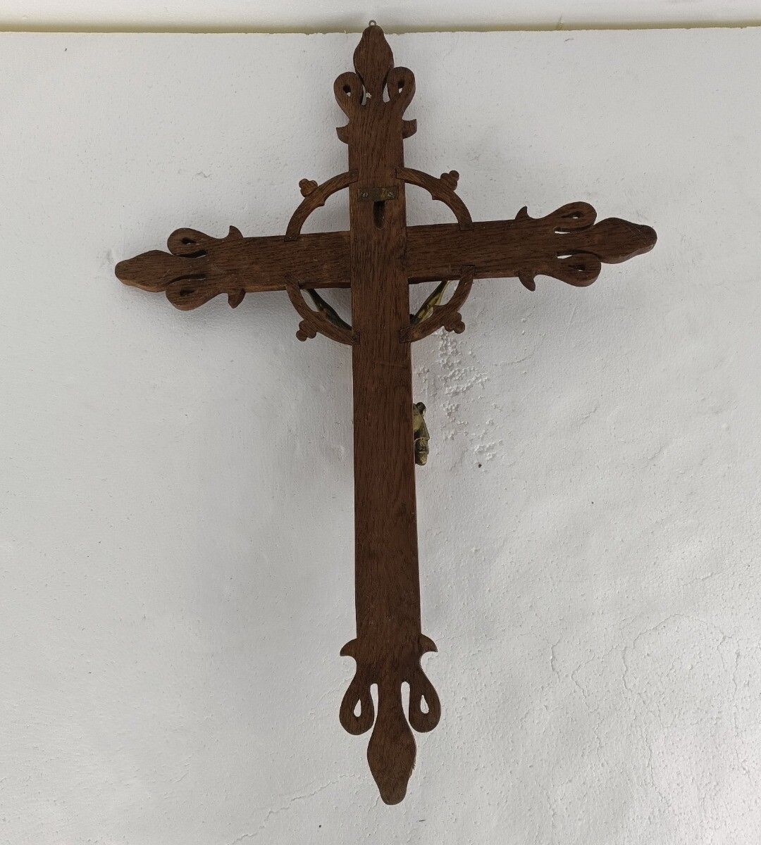 photo furniture Hand Carved Wood  French Hanging Ornate Crucifix Cross Jesus Christ Fleur De Lis