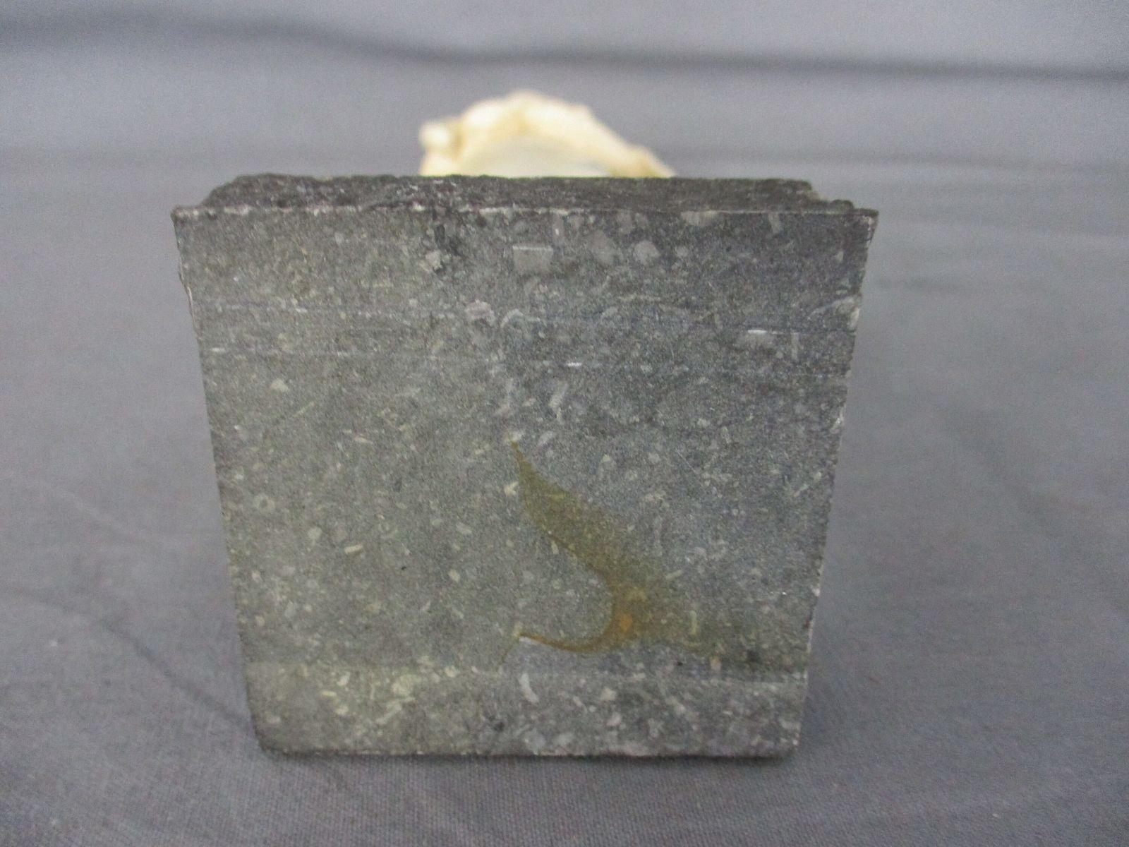 Virgin Mary Madonna Holy Mother Infant Child Plaster Statue On Granite Base 10.0 photo vintage