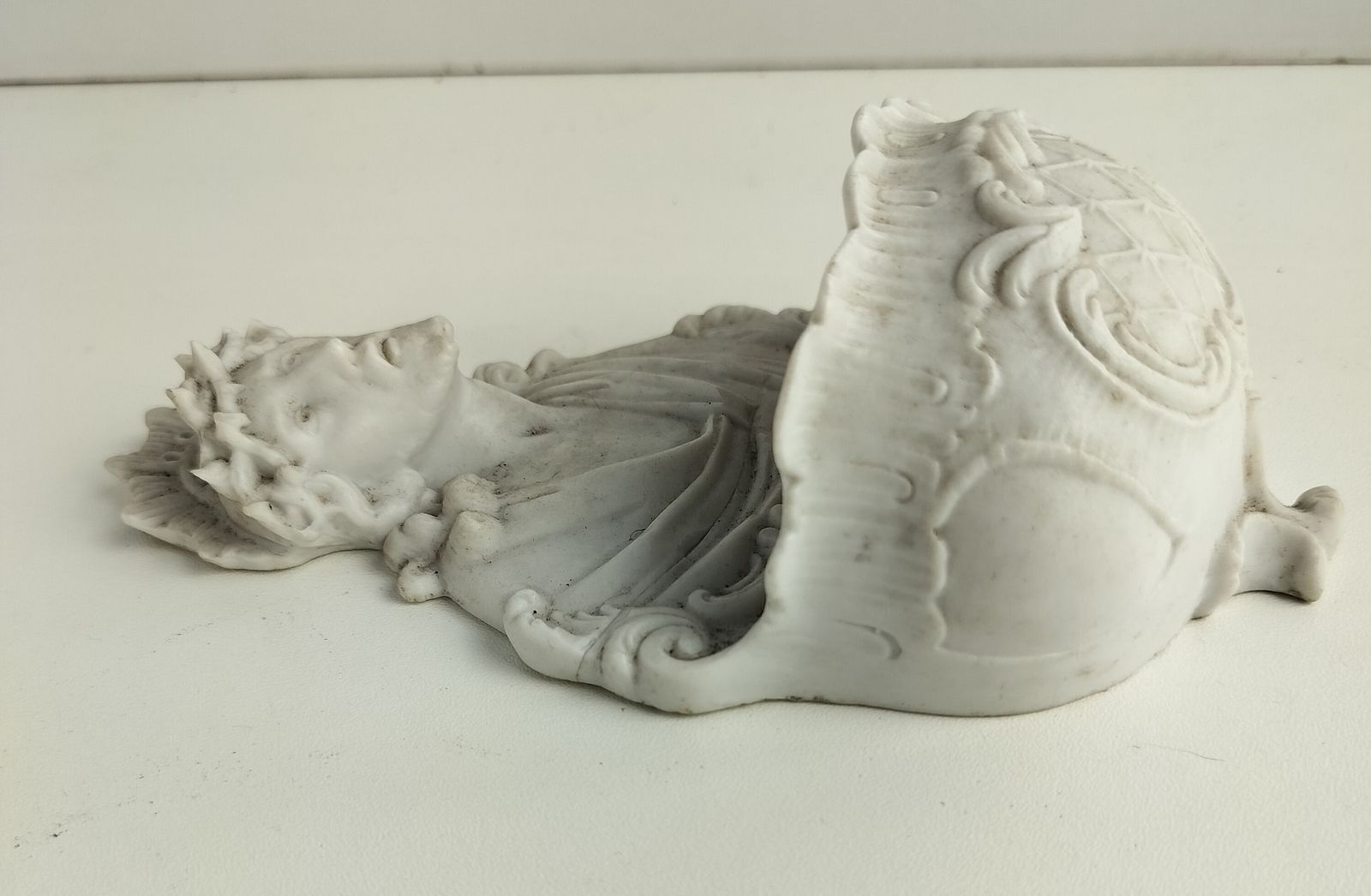 Antique Holy Water Font Vessel  Bisque Porcelain Jesus Christ Head Of Thorns photo vinterior