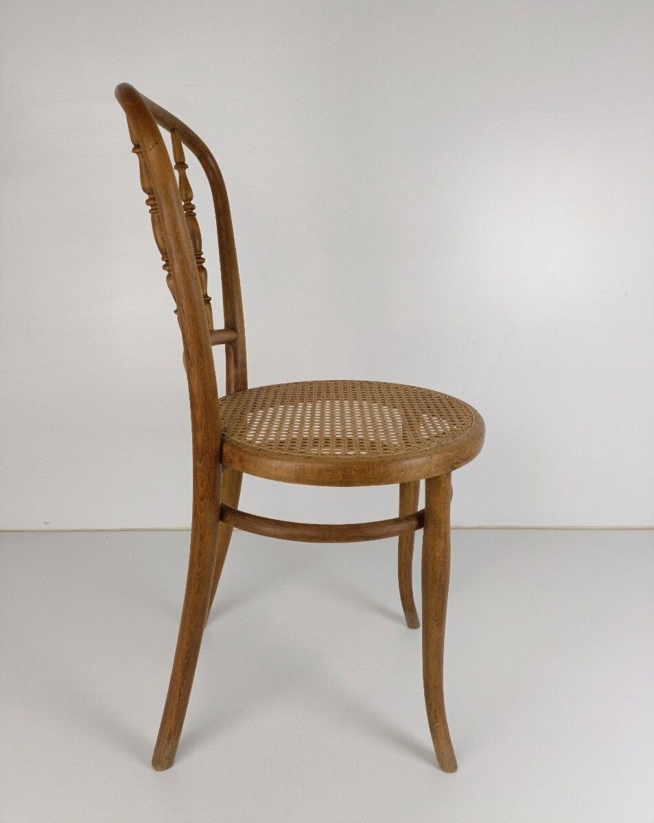 Wooden Vintage Thonet Chair Marked Bistro Ice Cream Parlor Rush Cane Seating Aus photo vinterior