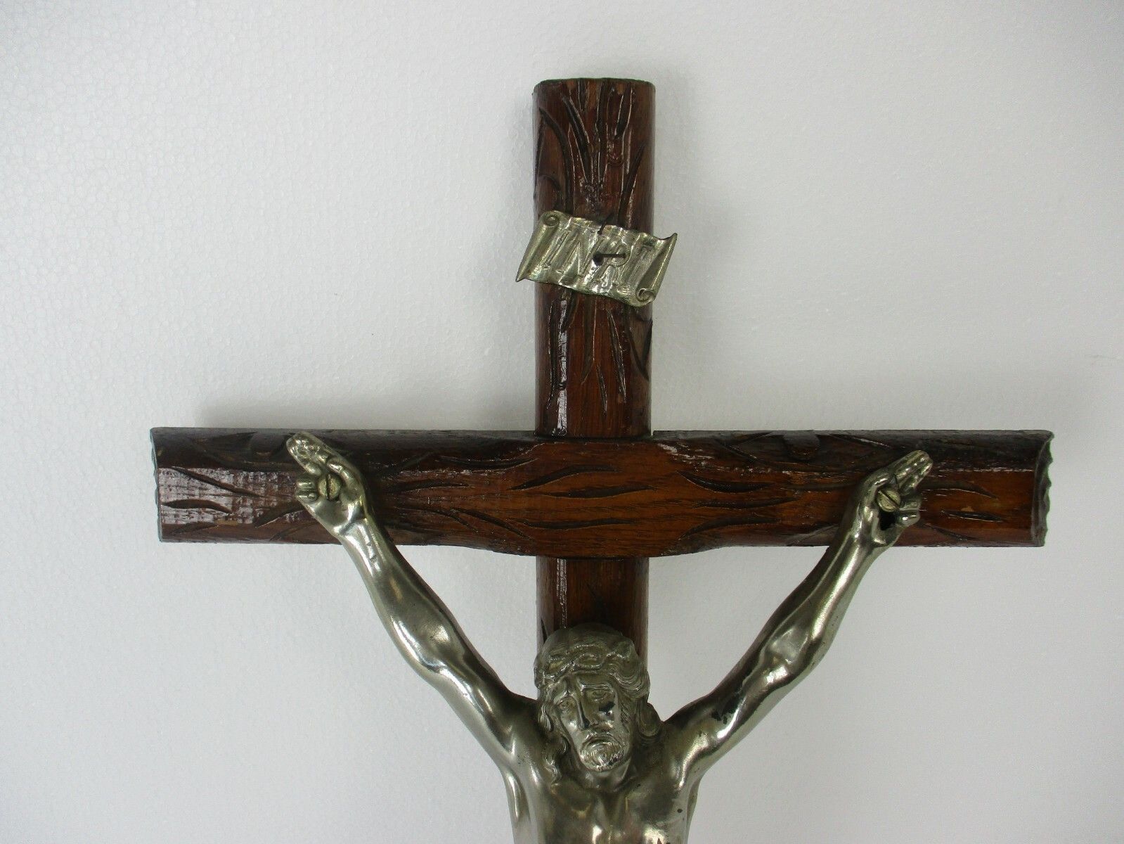Hand Carved Wood Hanging Ornate  Crucifix Jesus Christ Spelter Faux Brass Corpus photo furniture