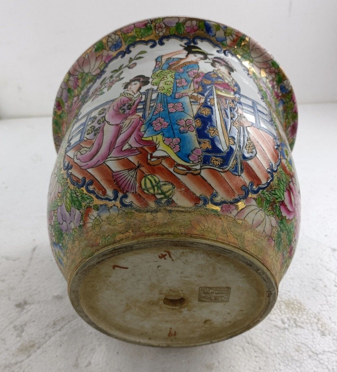 Vintage Chinese Porcelain Enamel  Koi Fish Bowl Planter Vase Cachepot Family R photo vinterior