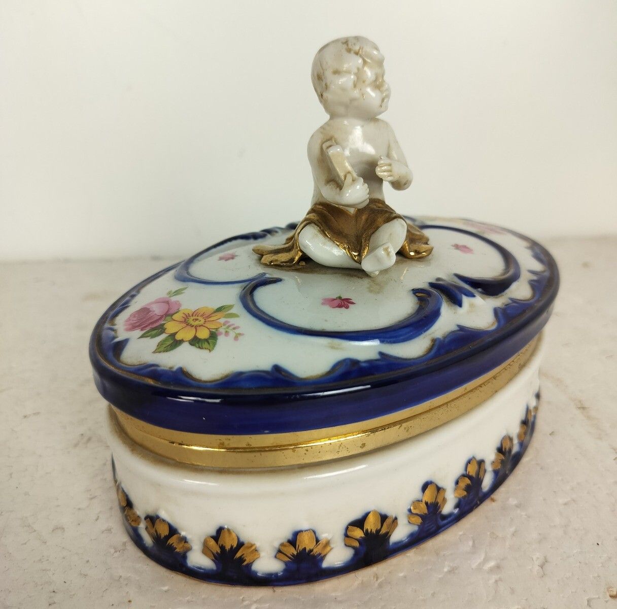 Vintage Capodimonte Italian Trinket Jewelry Box Porcelain Putti Playing Harp, Lo photo for sale