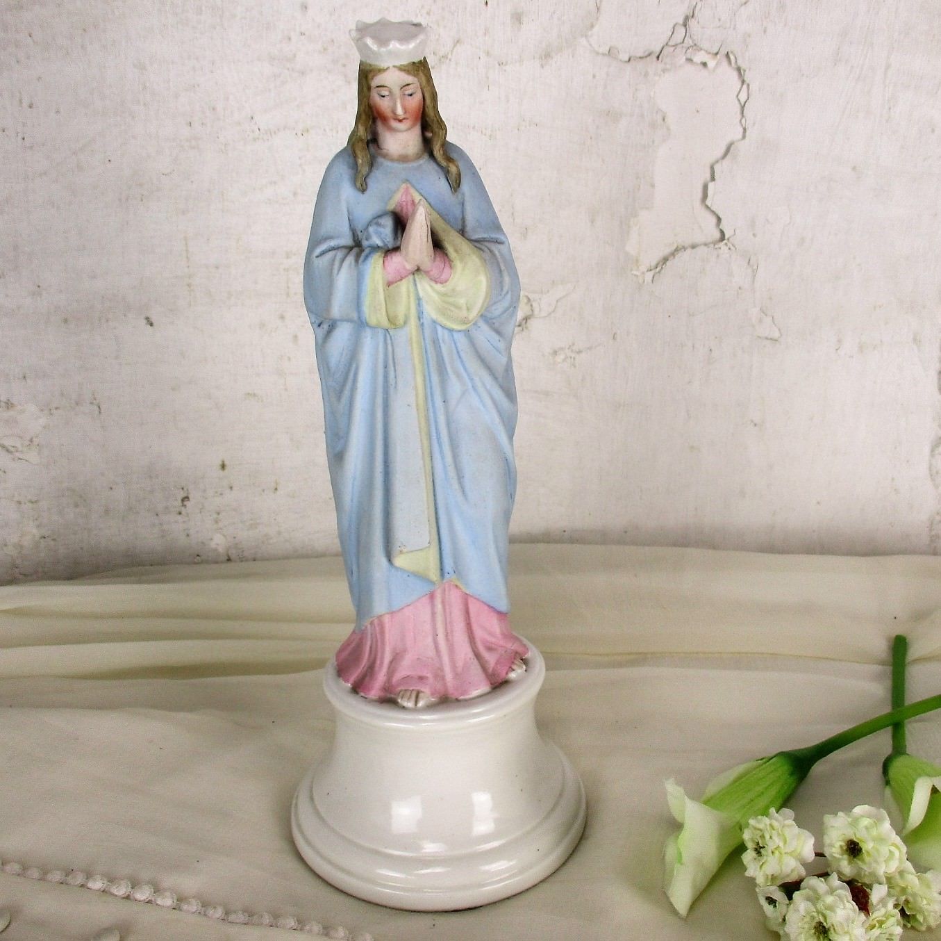 Antique Porcelain Bisque Statue Virgin Mary Our Lady Folded Hands Praying Htf