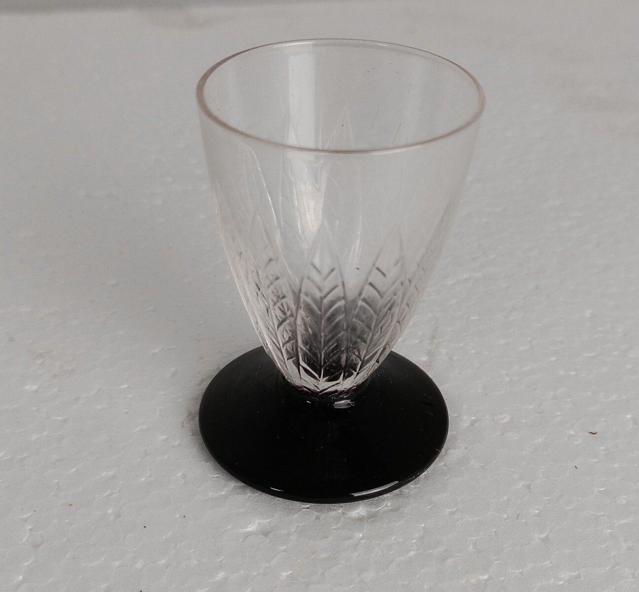 Set Of 4 Shot Glasses Clear Glass Purple Amethist Bases Antique Art Deco Lovely photo furniture