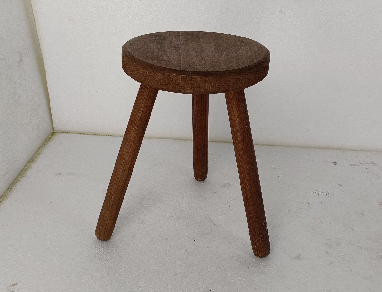 Vintage Hand Carved Wood Tripod Milking Stool Pedestal Table Pedestal Barn Count photo furniture