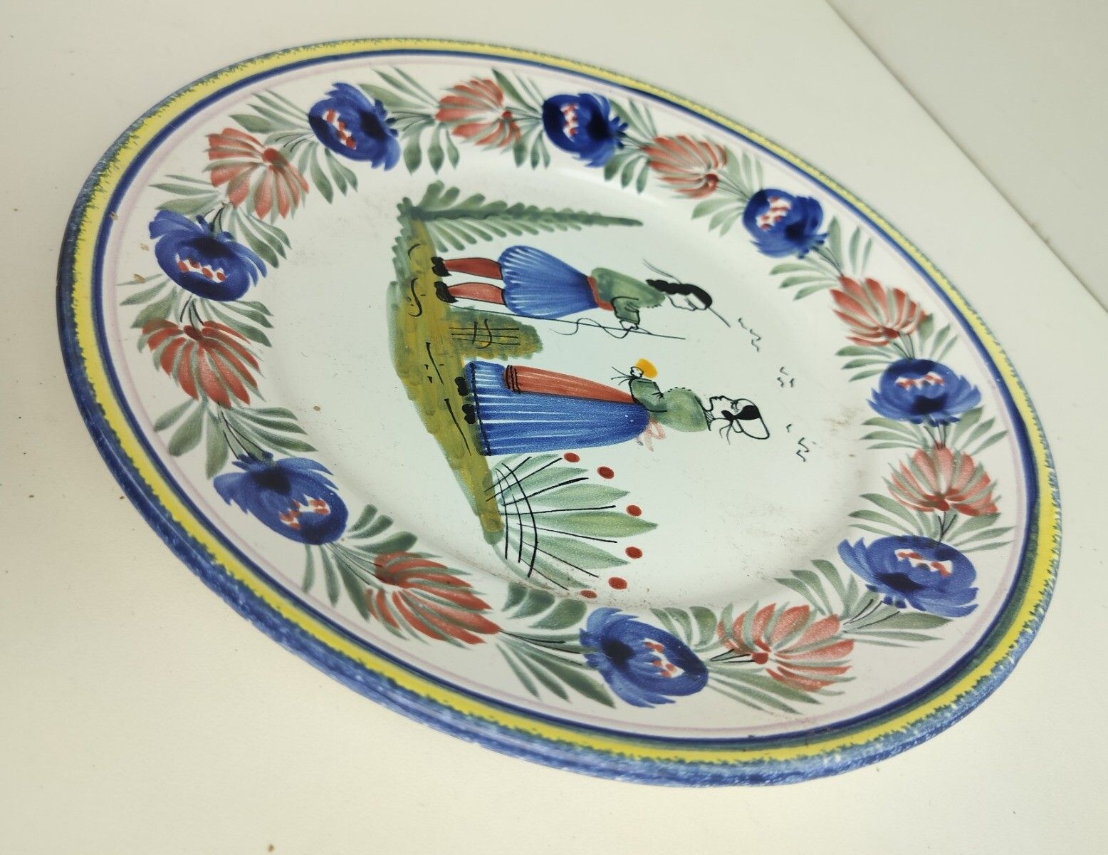 French Henriot Hb Quimper Crest  Plate Decor Bretoncouple Polychrome Hand Painte photo for sale