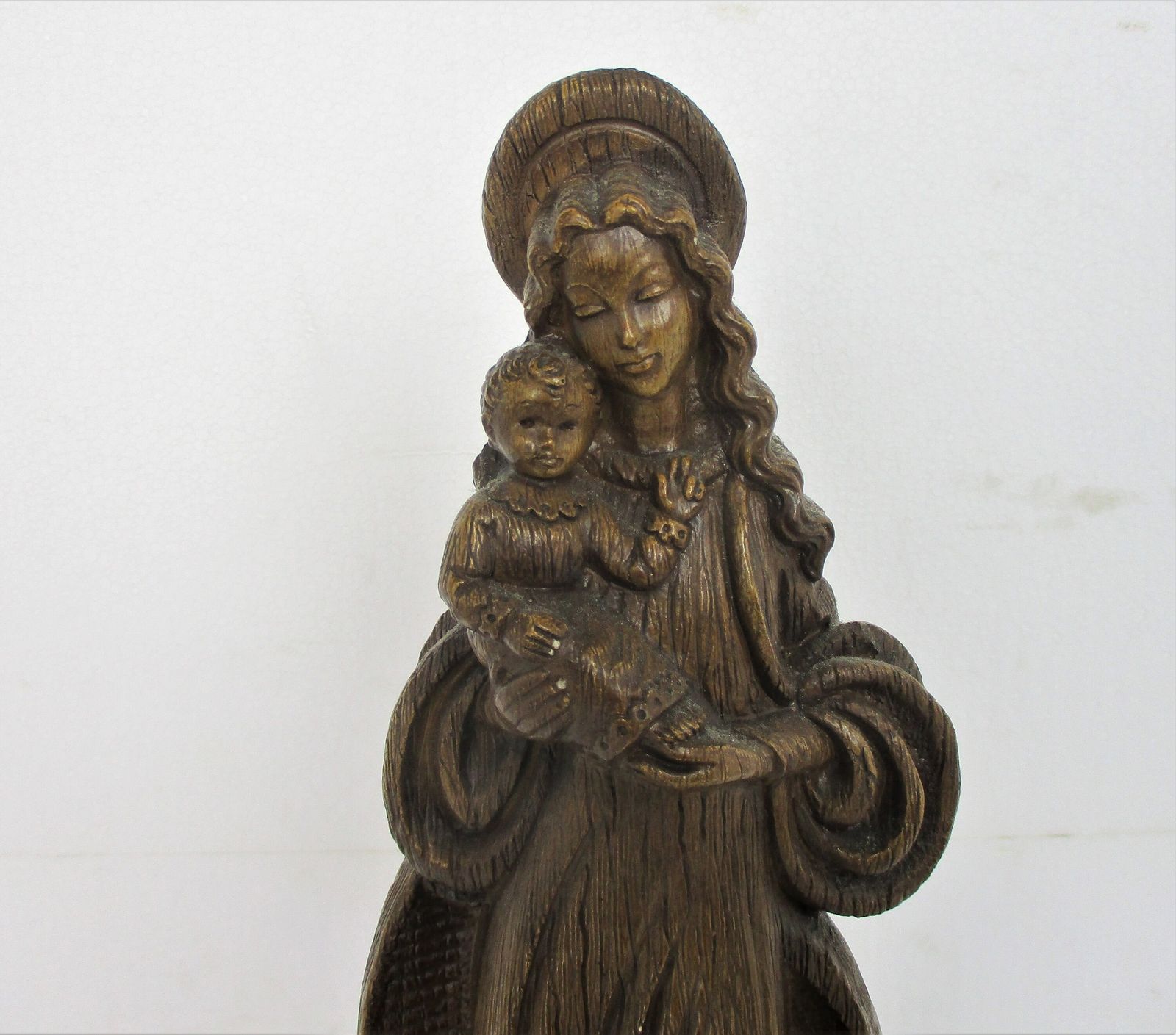 Art Deco Virgin Mary Madonna Infant Child Plaster Statue Tenderness Lovely Statu photo furniture