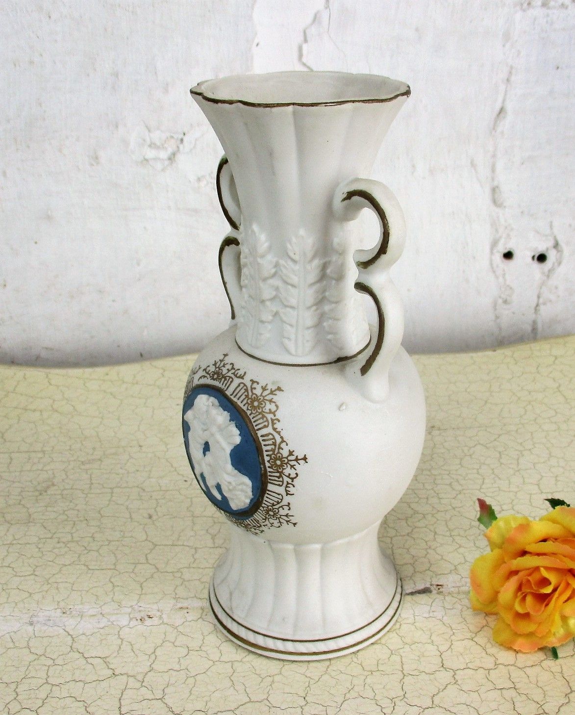 Vase  White Blue Jasperware Kissing Angels Cherub Putti Rare Handles Sweet 8.26" photo 60.0