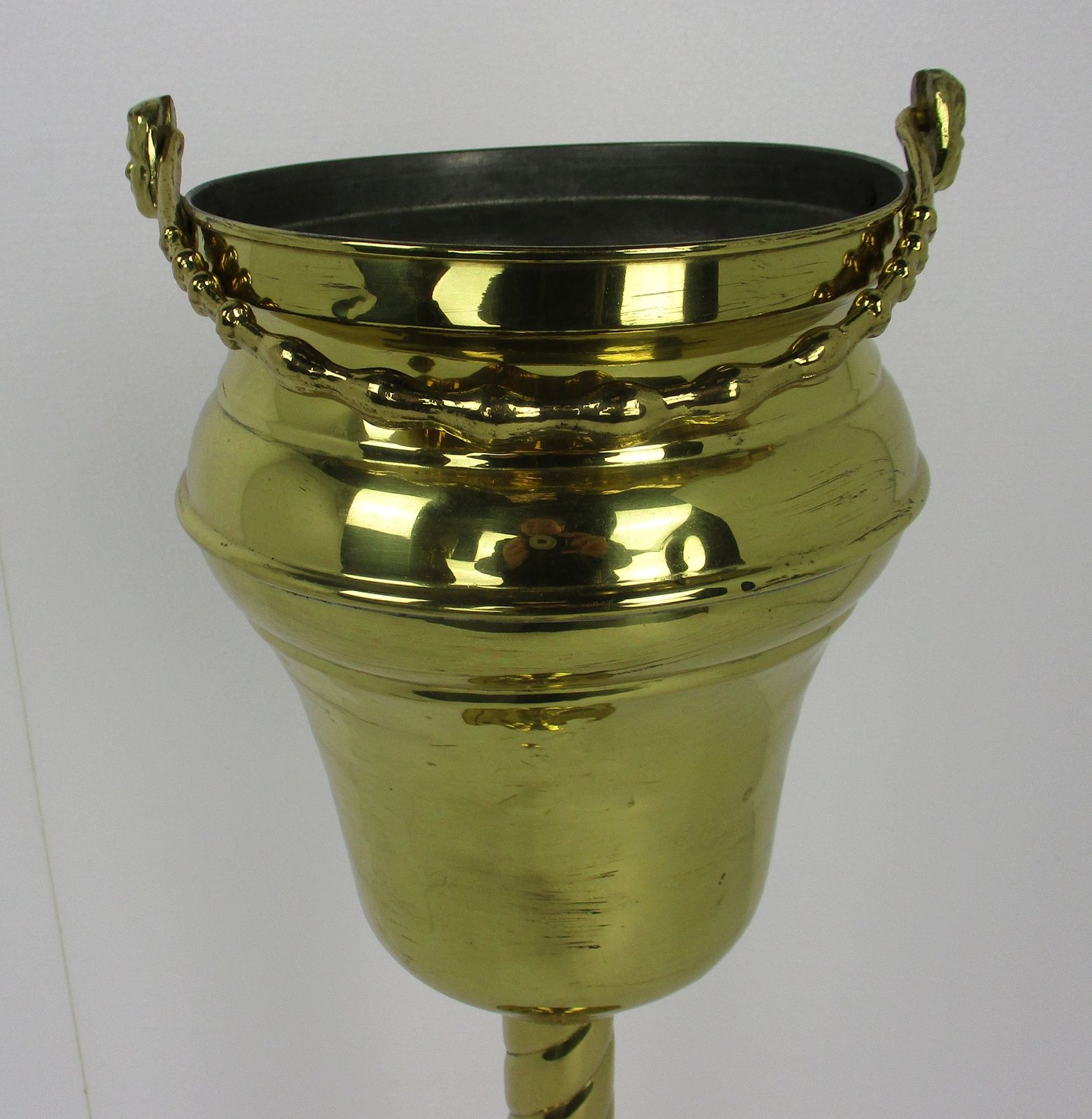 Standing Floor Planter Planter Flower Stand Pedestal Jardiniere Figurine  Heads photo furniture