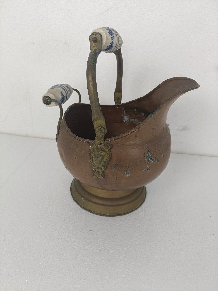Antique Hammered Brass Kettle Bowl With Delft Blue White Porcelain Handles Plant photo 73.0