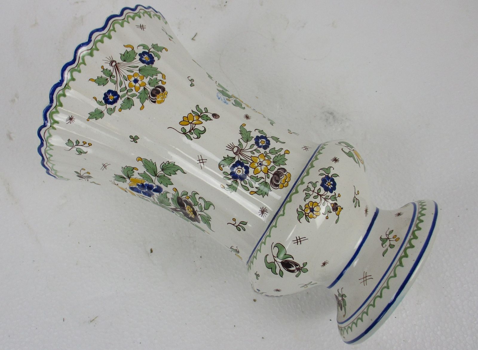 Beautifult Vase Delft Holland Style Polychrome Porcelain Hand Painted Scallope photo furniture
