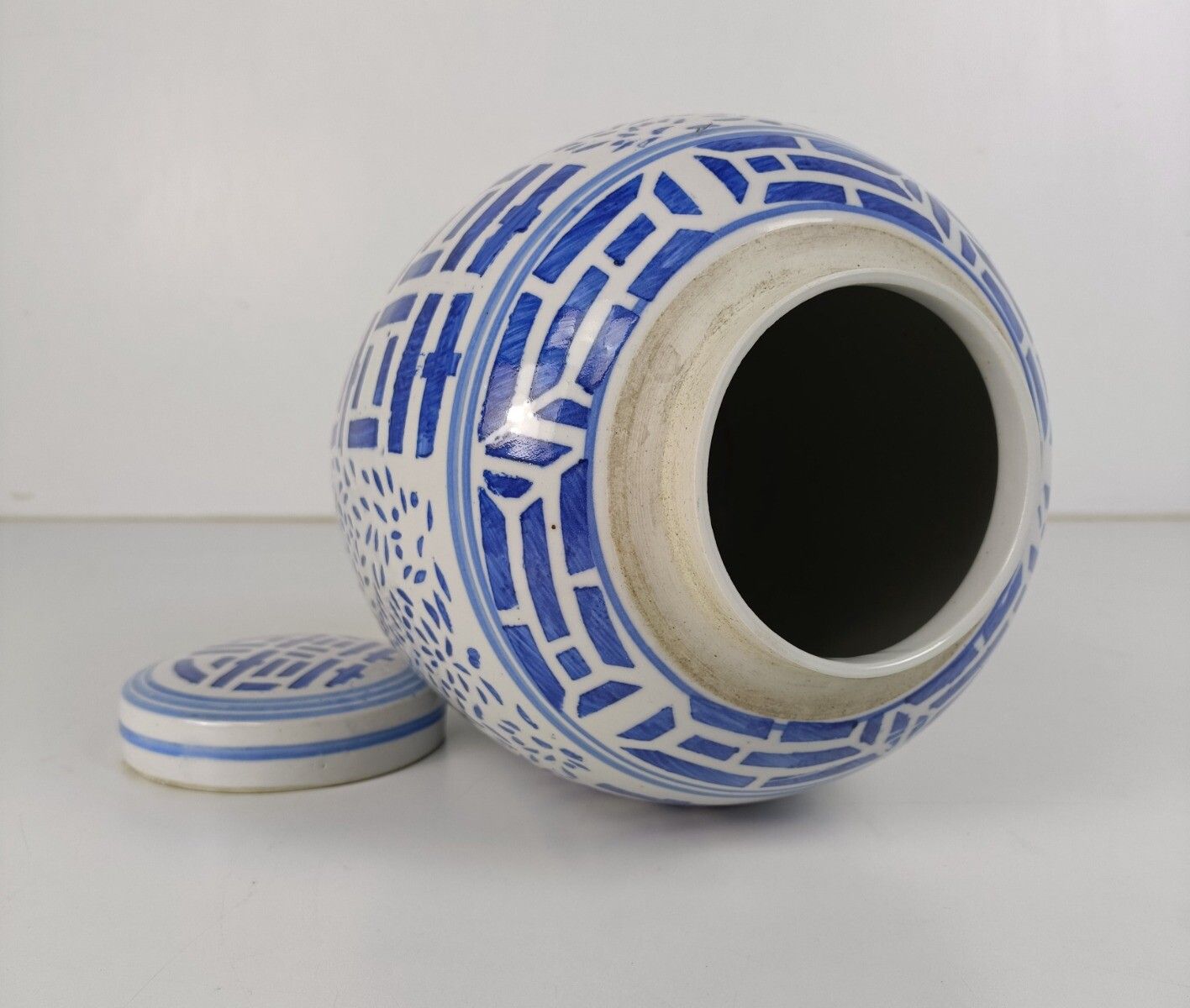 Vintage Double Happiness Vase Urn Ginger Jar Shuangxi Wedding Bliss Blue White C photo 105.0