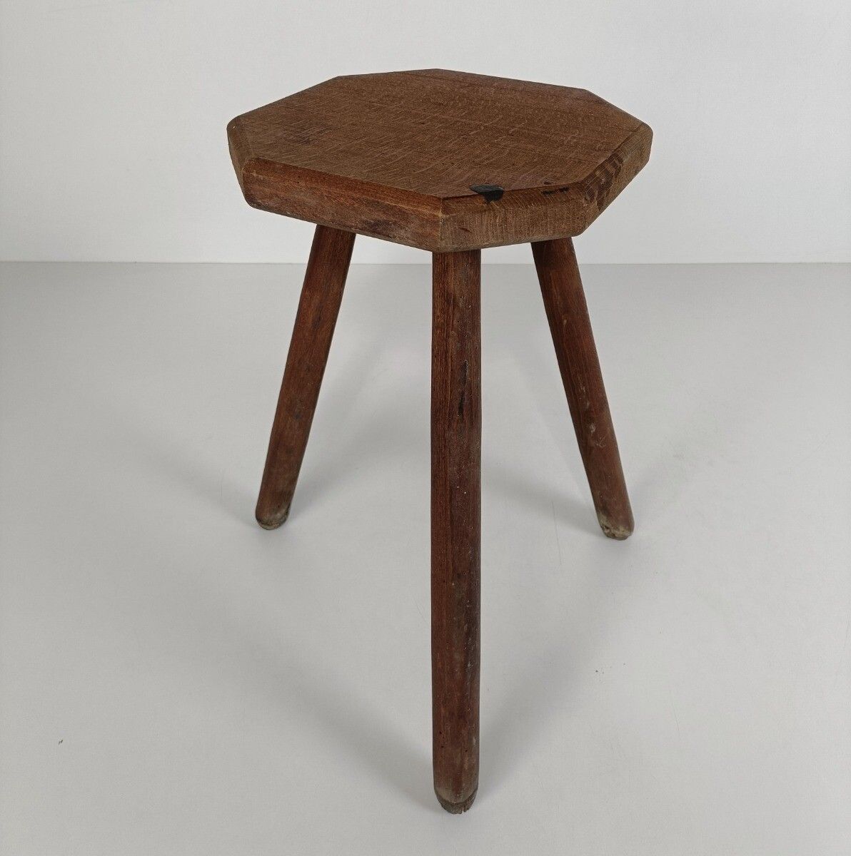 Vintage Milking Stool Tripod Carved Wood Side Table Pedestal Plant Stand Barn St photo Furniture