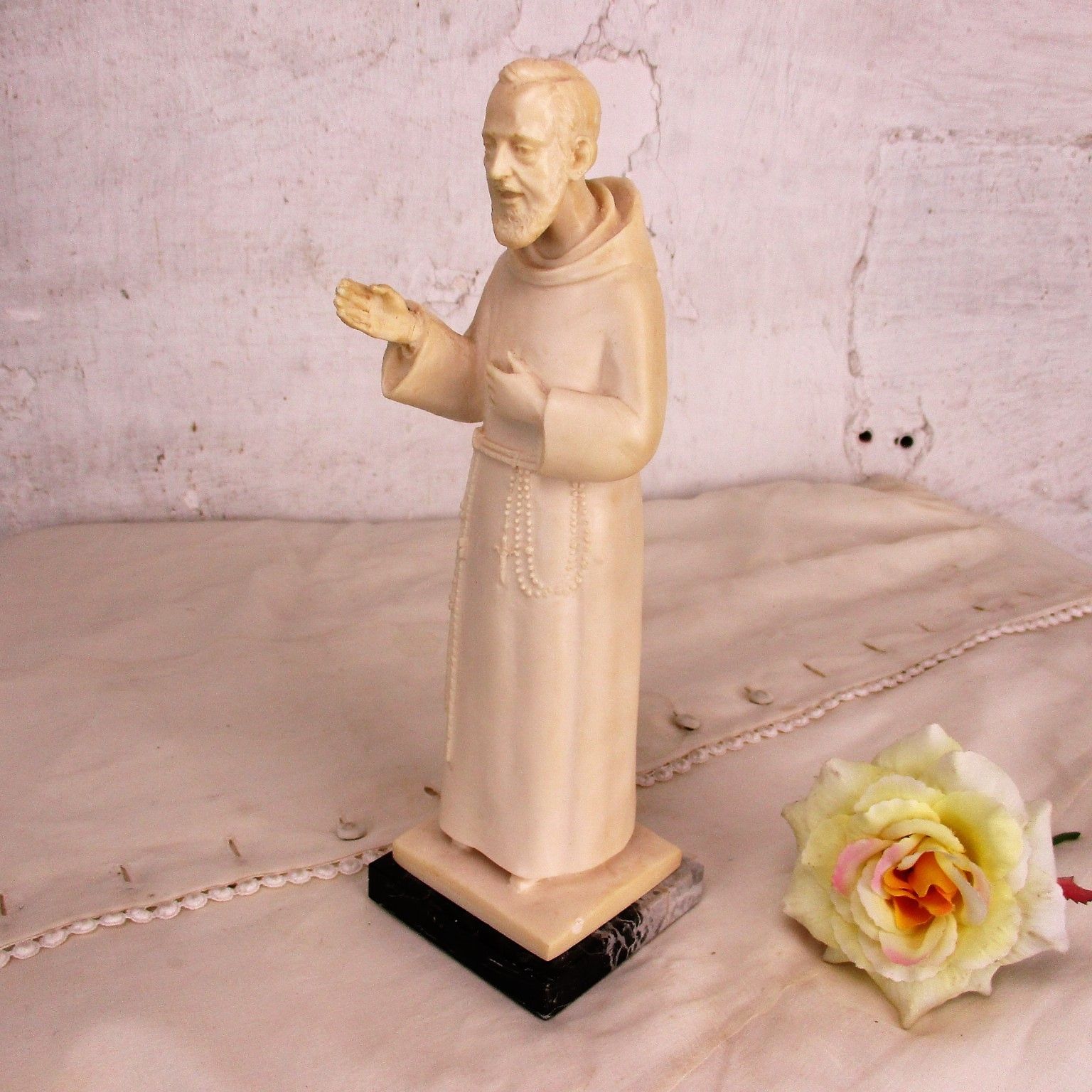 Statue Padre Patris Pio Pietrelcina  Figurine Resin On Marble A. Santini Italy photo for sale