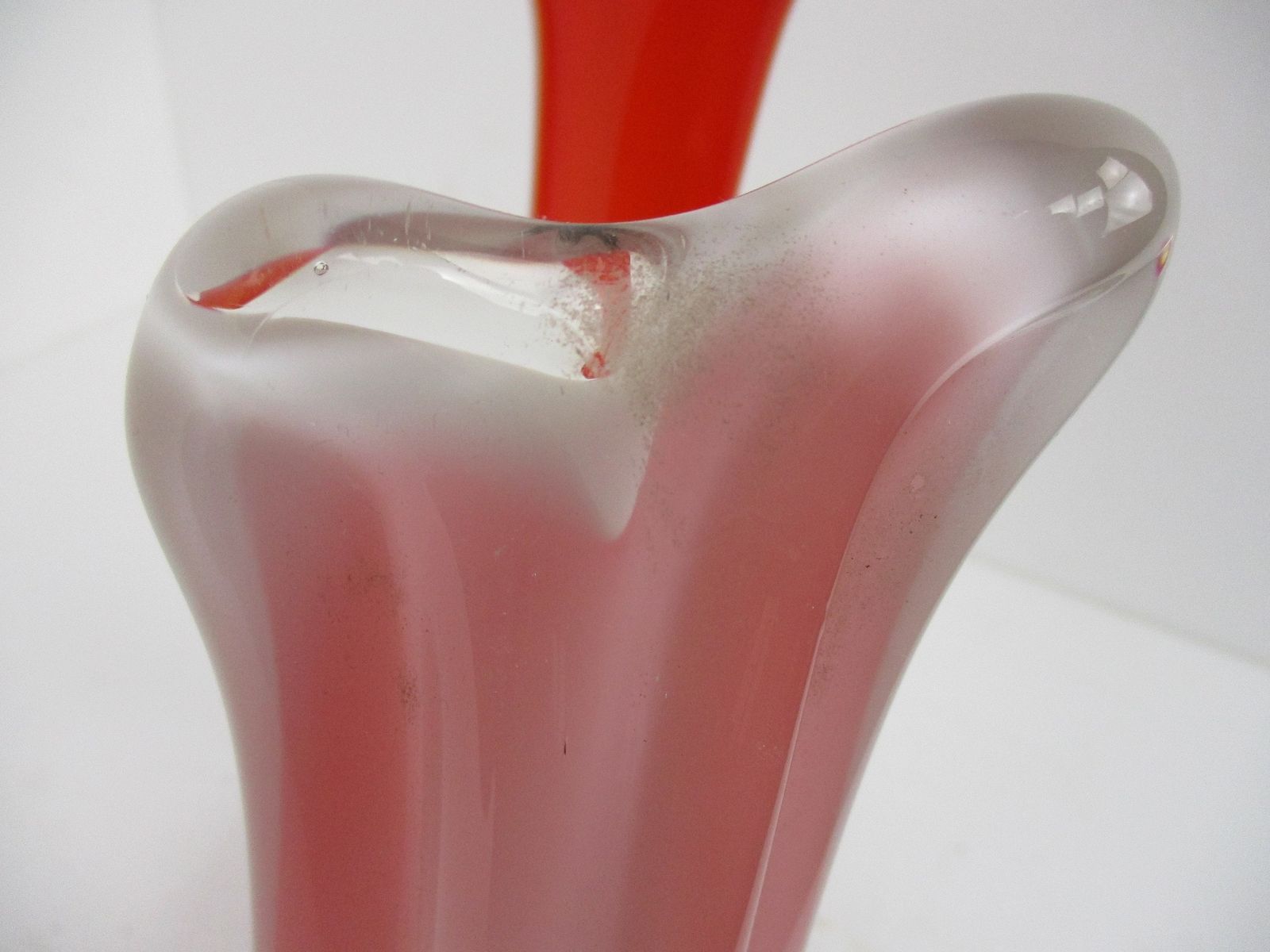 Large Beautiful Art Glass Centerpiece Bowl Fruit Dish Opaline Milk Glass Red Whi photo 125.0