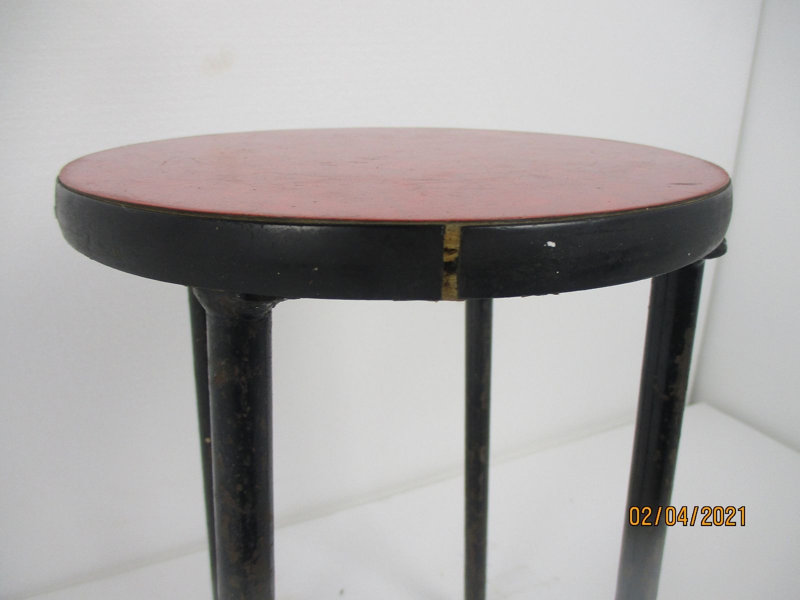 Small Retro Stool Chair Iron Legs Tabouret Crutch Plant Stand Pedestal Red Top photo Furniture