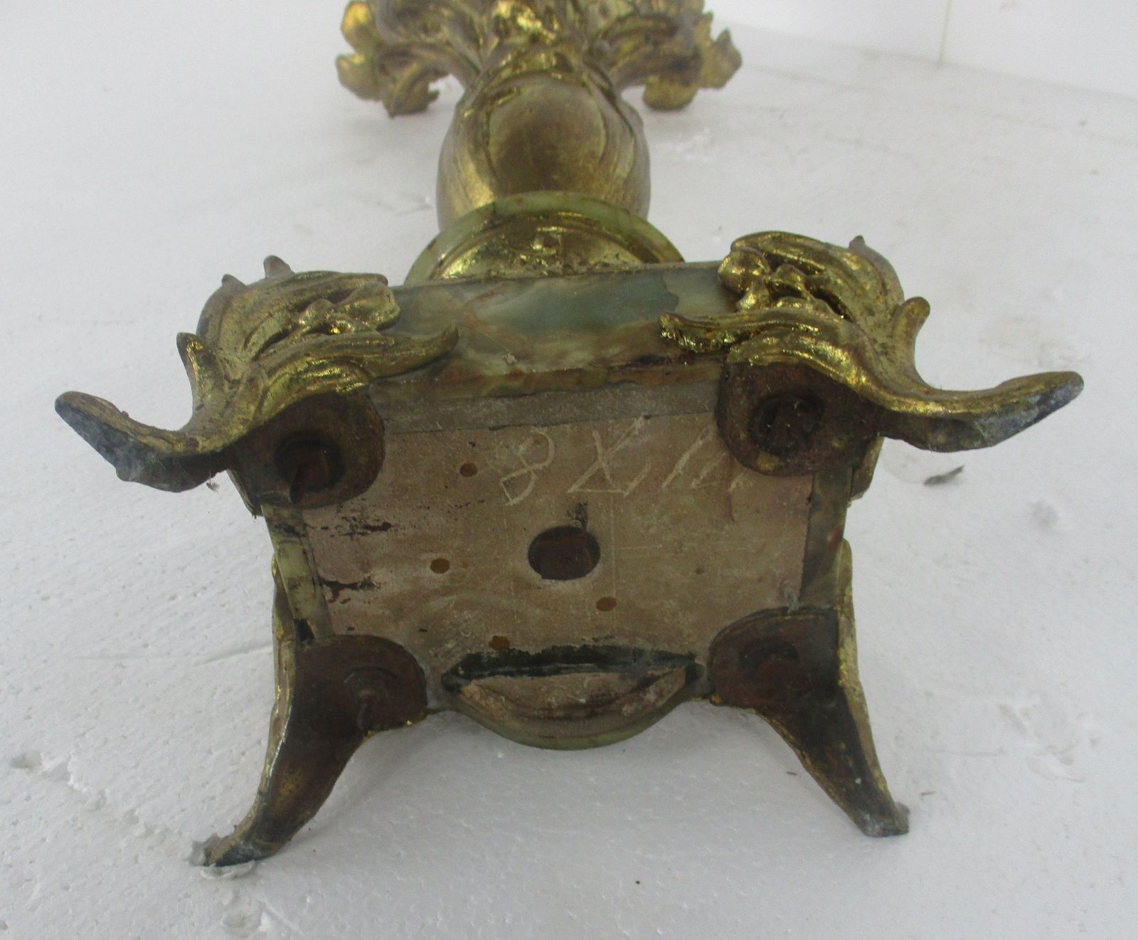 photo furniture Antique Gorgeous Brass Doré Ornate Candle Holder Stick Candelabra 5 Arm Xl