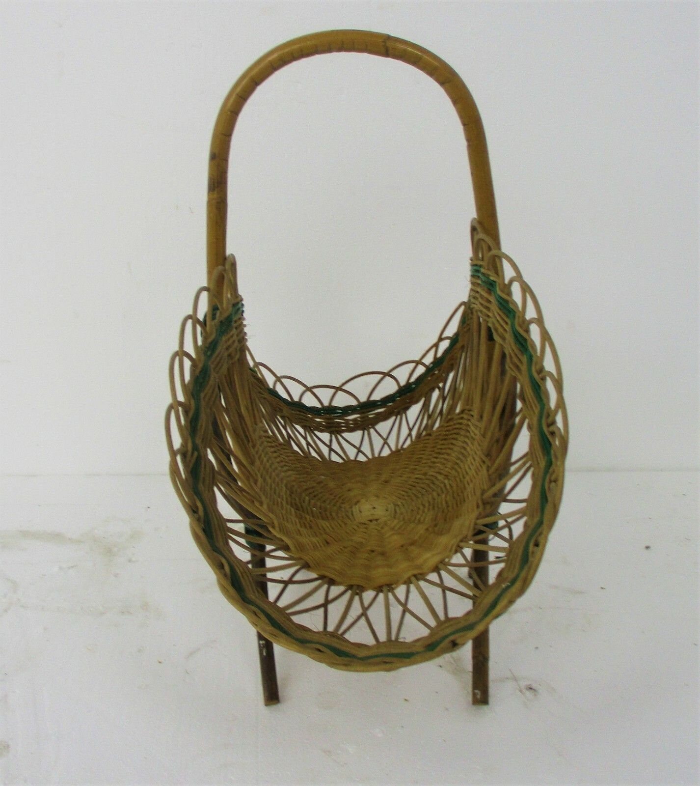 Vintage Rattan Wicker Magazine Newspaper Basket Rack Hobo Chick Barn Country photo vinterior