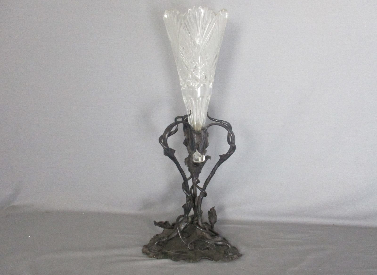 Epergne Trumpet Vase Etched Crystal  Center Table Piece Pique Fleur Van Boecke