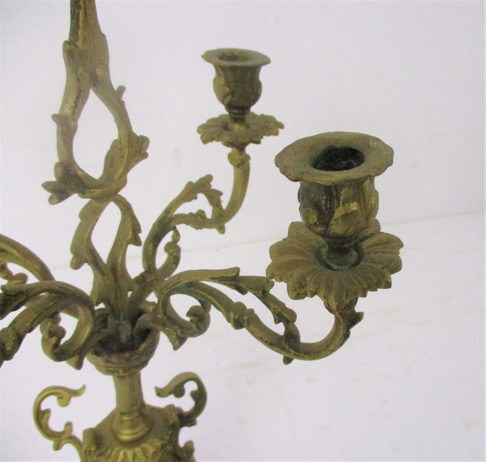 Gorgeous Brass Ornate Embossed Candle Holder Stick Candelabra 5 Arm Gold Painted photo furniture