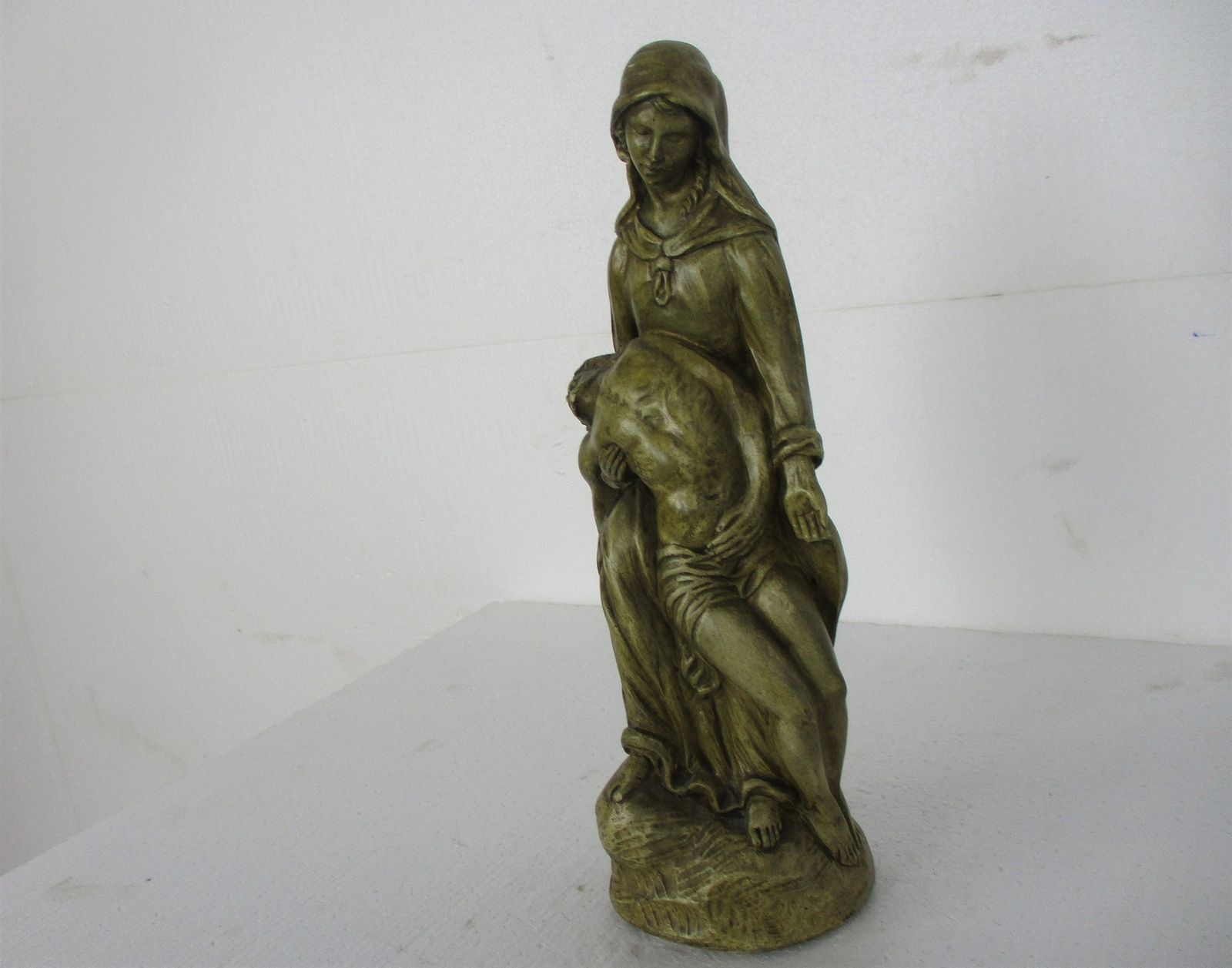 Pieta Statue Jesus Christ Virgin Mary Mother No Sorrow Is Like Mine Plaster Dram photo Art