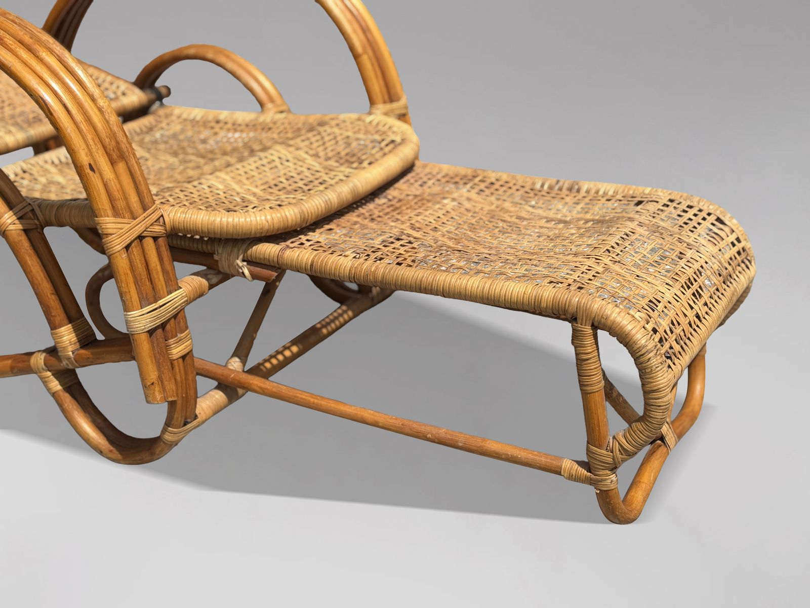 photo furniture 1950's Italian Bamboo & Rattan Chaise Longue Sun Lounger