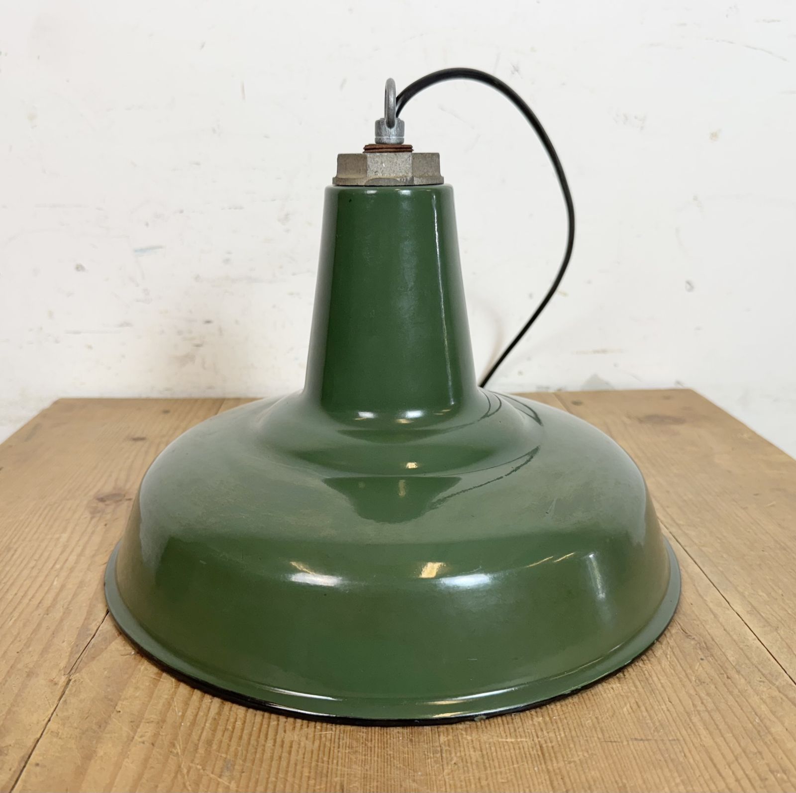 photo vintage Industrial Green Enamel Factory Pendant Lamp, 1960s
